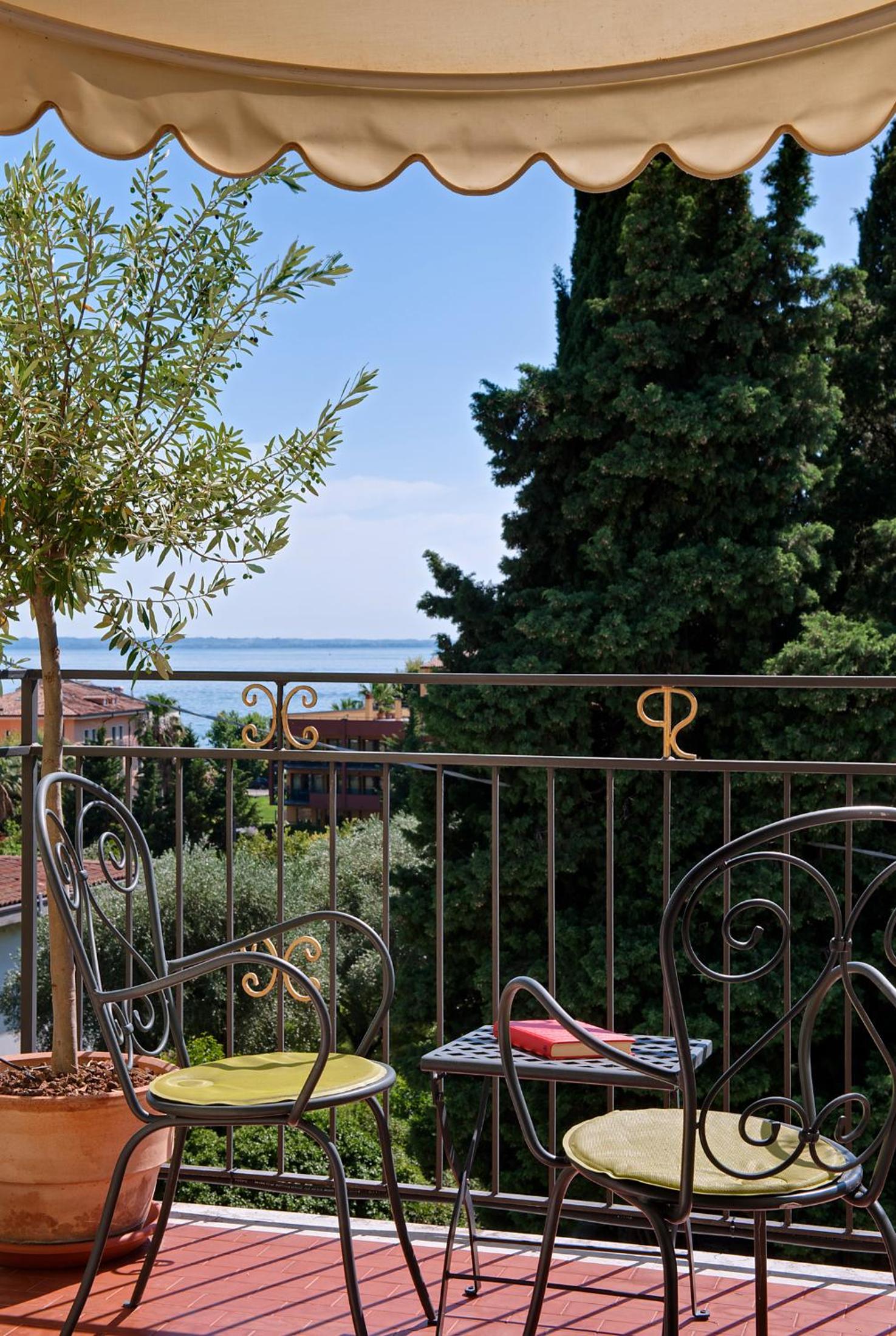 Superior Double Room with Balcony