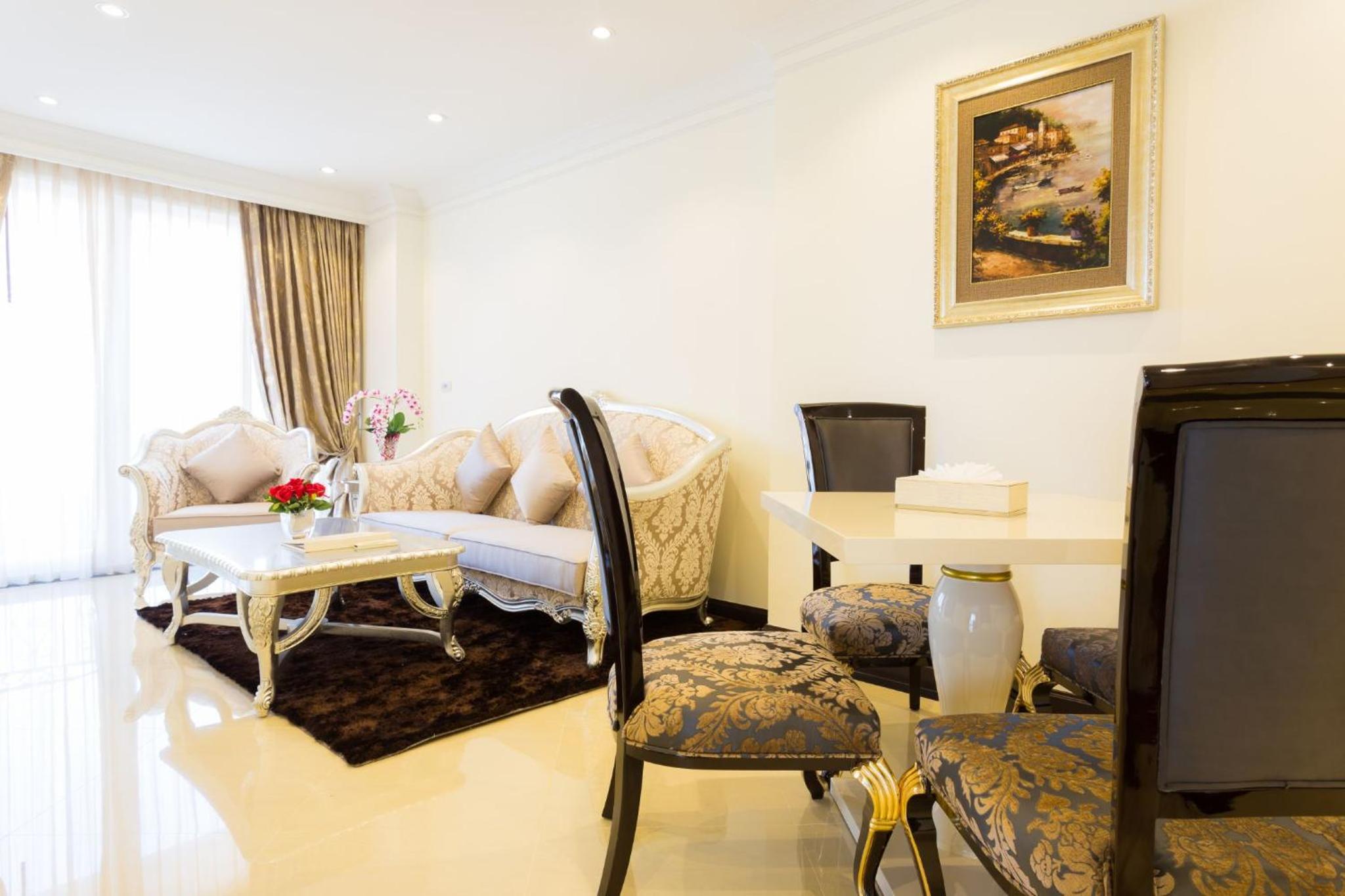 Two-Bedroom King Suite