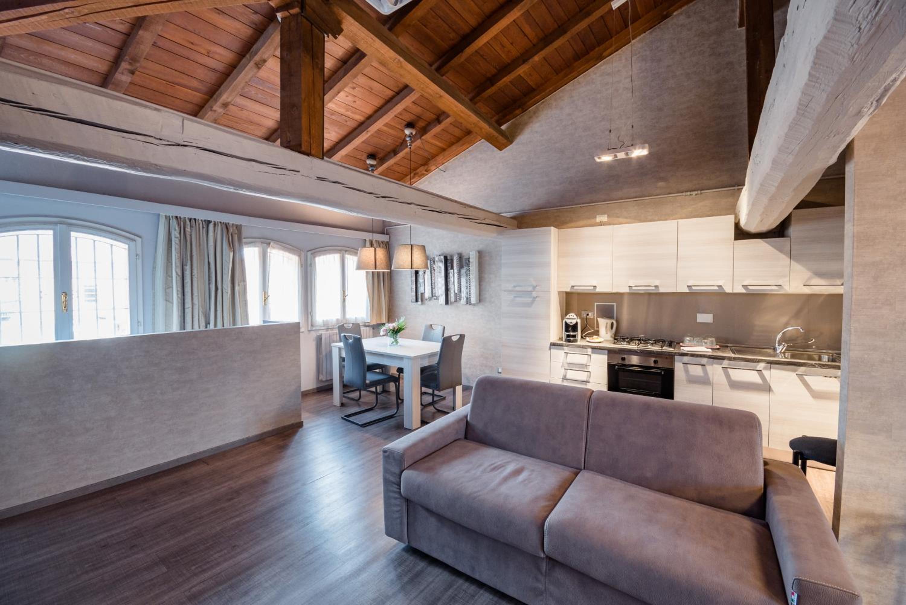 Studio (3 Adults) - Annex