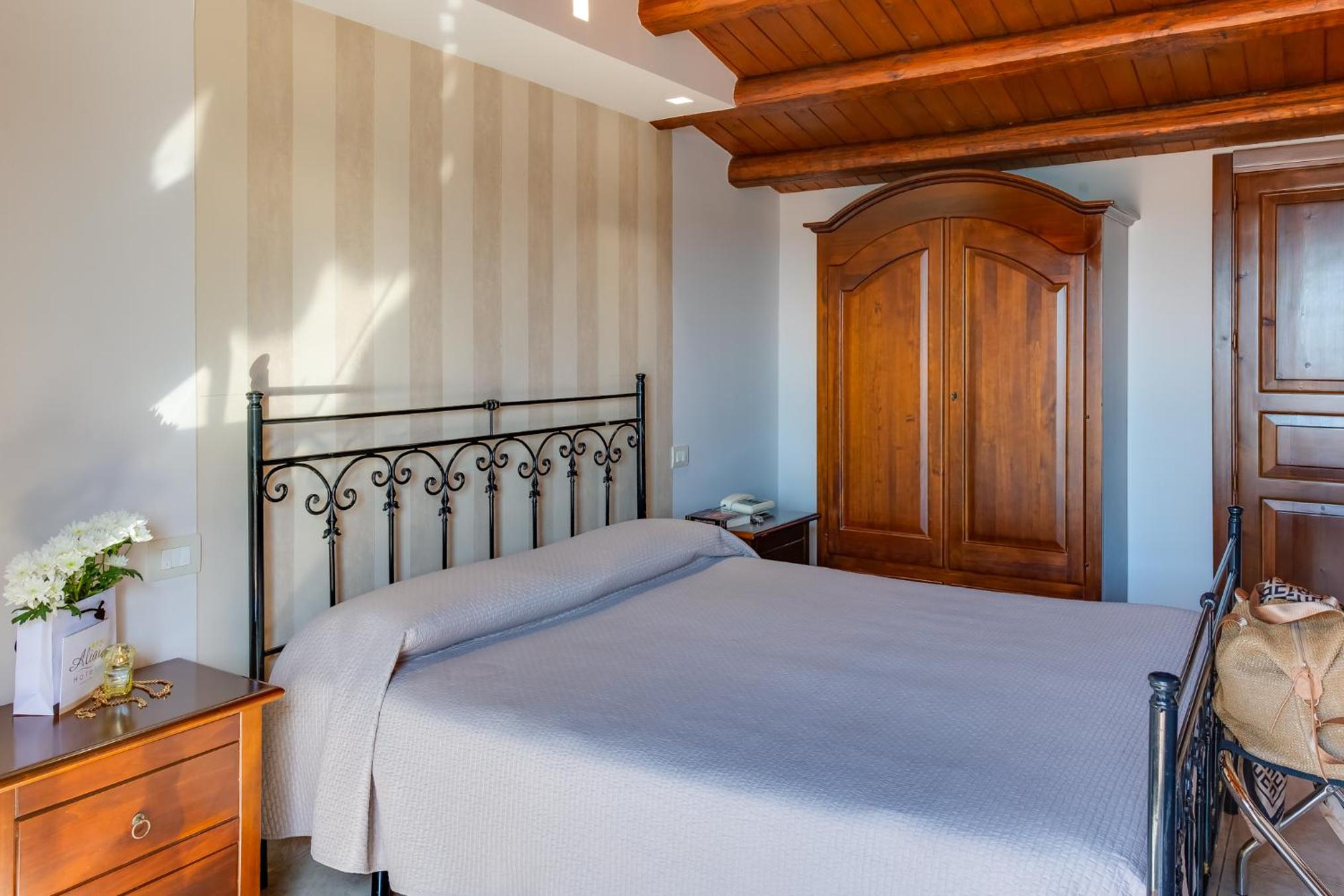 Double Room with Balcony and Sea View