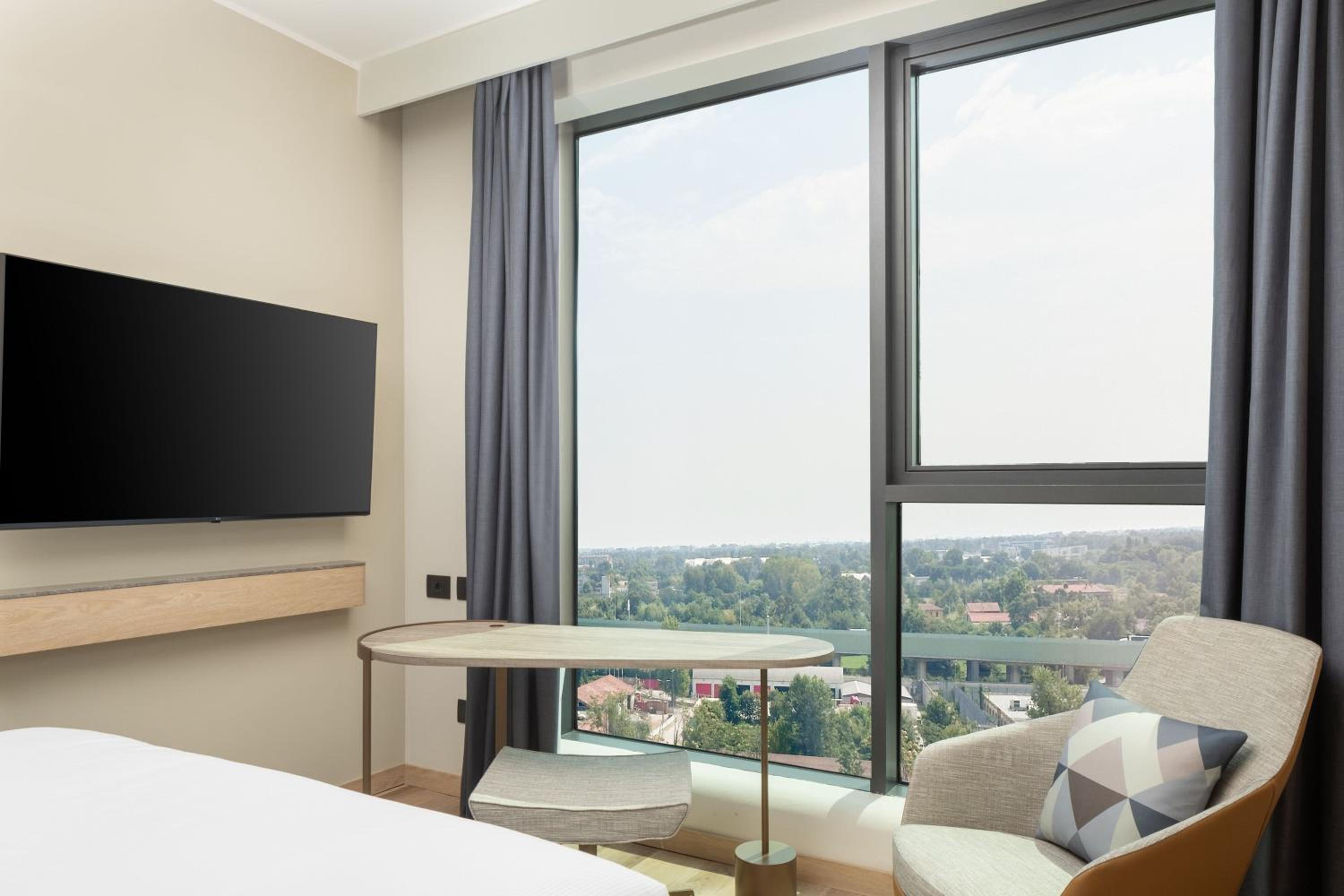 Deluxe Queen Room - High floor