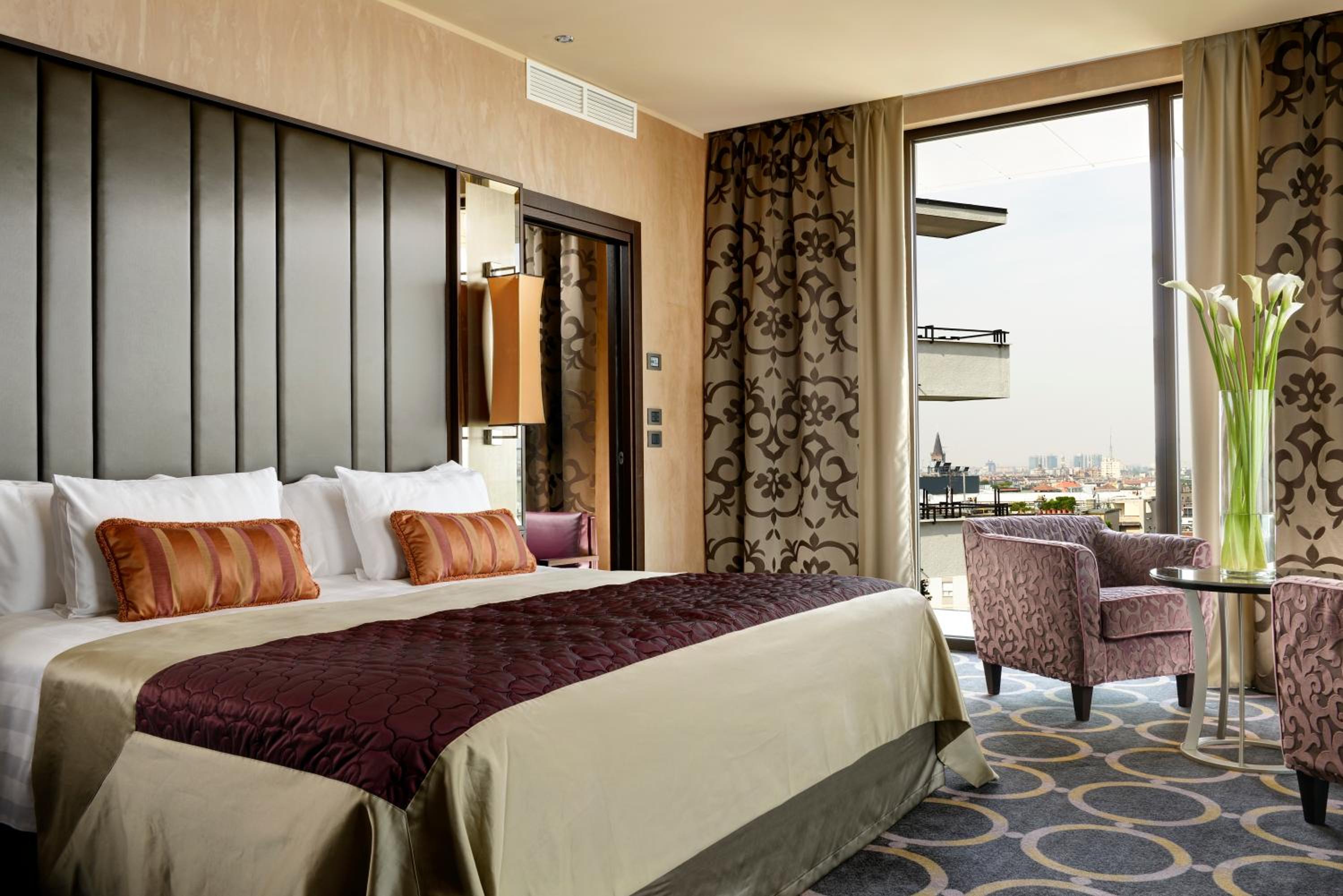 Executive Suite with Duomo View