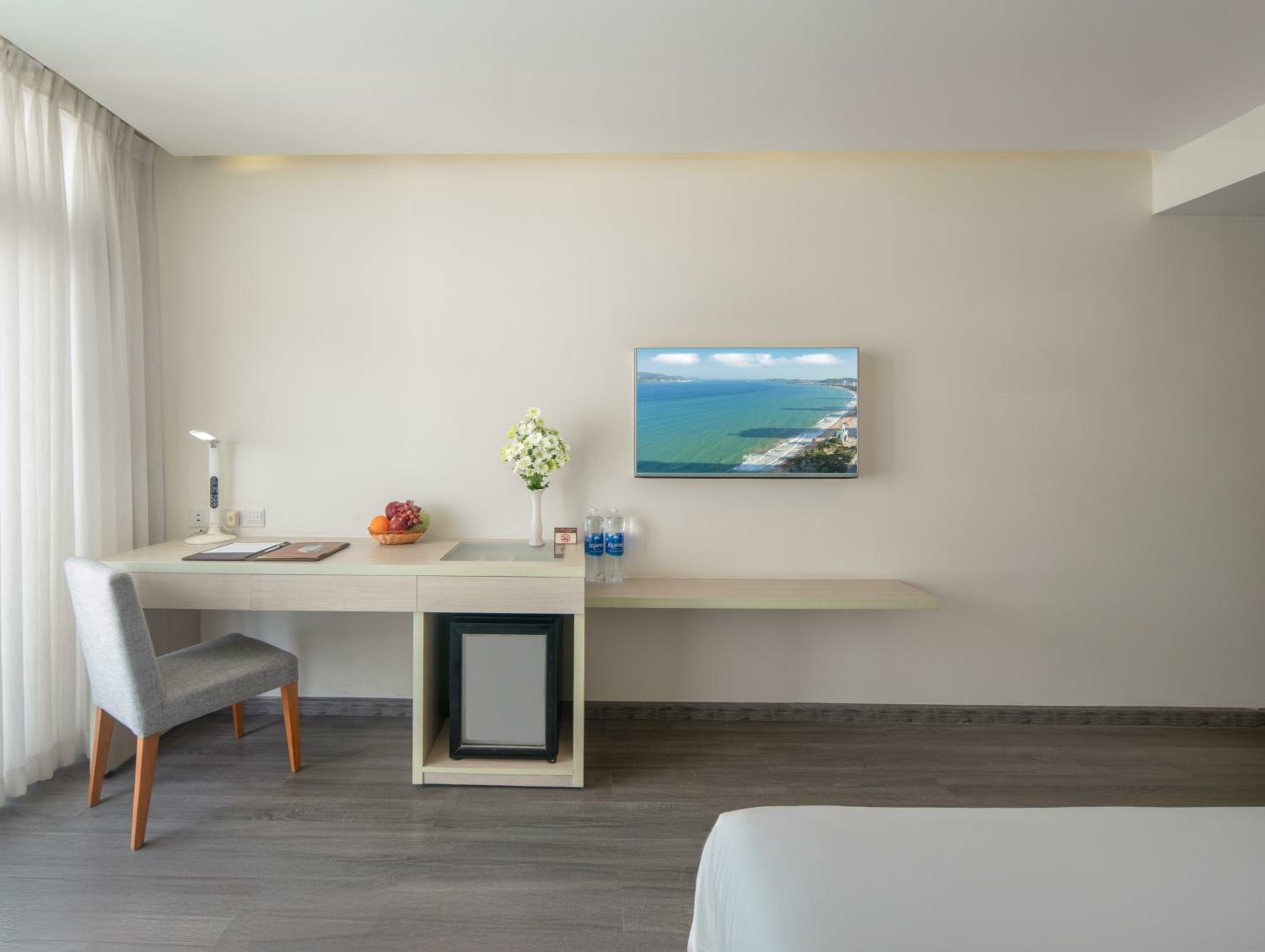 Deluxe Double or Twin Room with City View