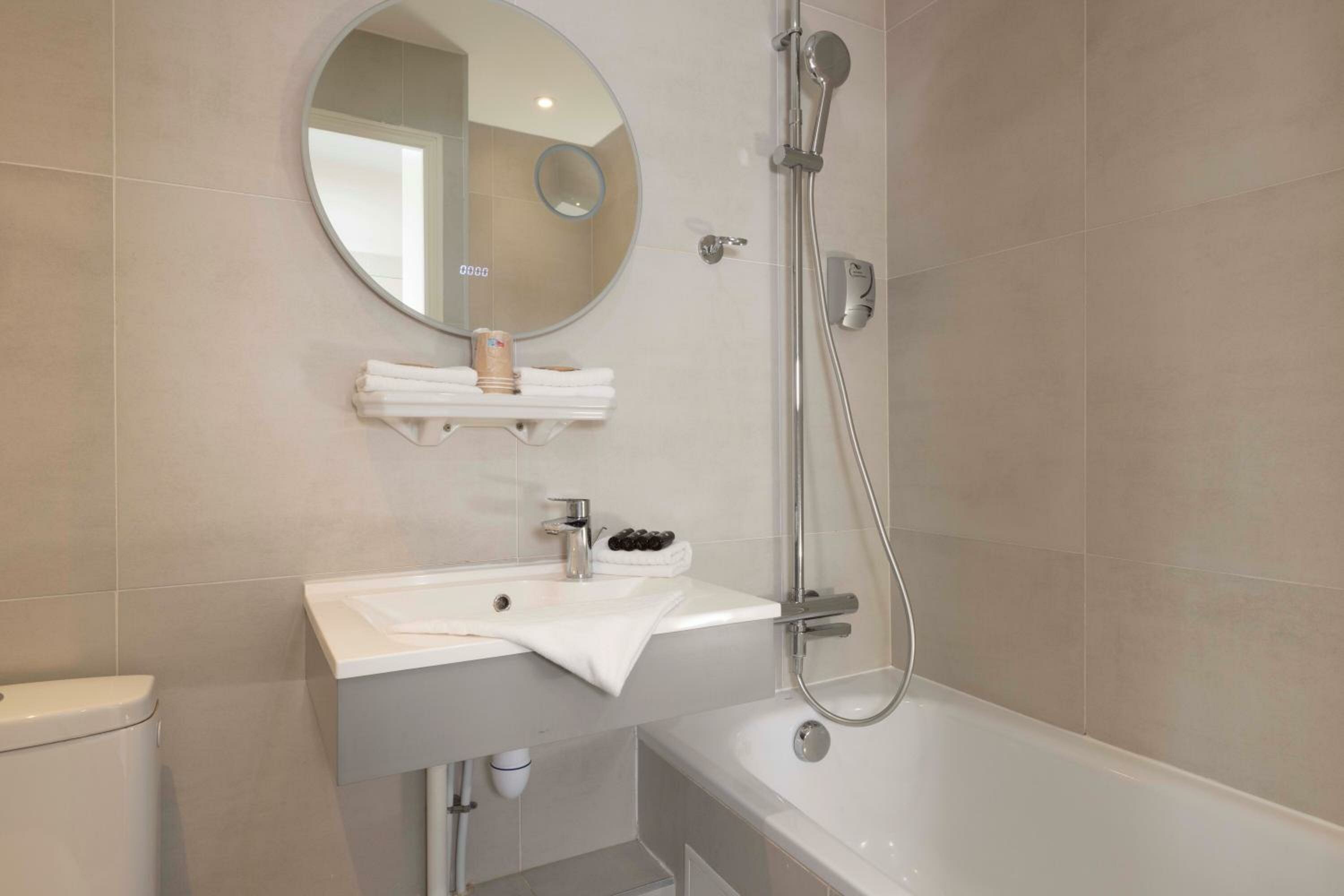 Triple Room with Tour Eiffel view