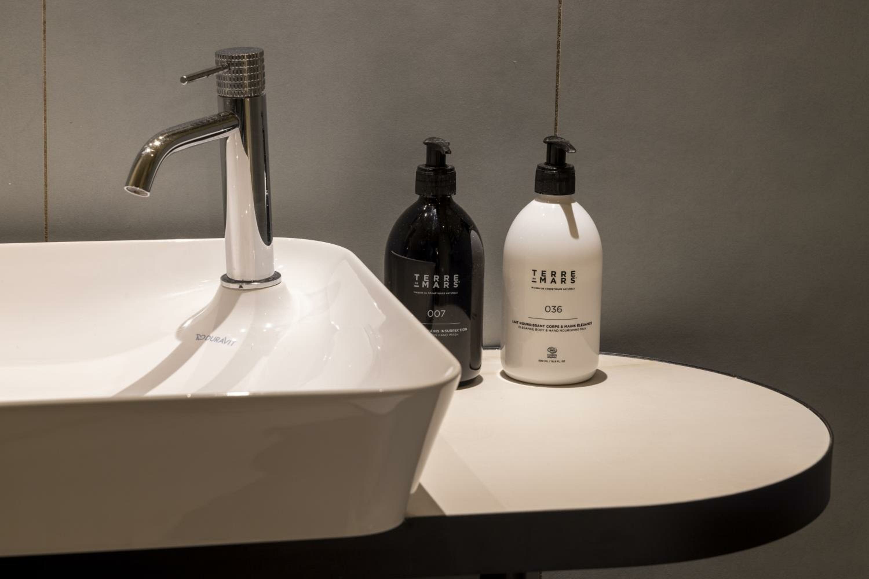 Deluxe Double or Twin Room with City View