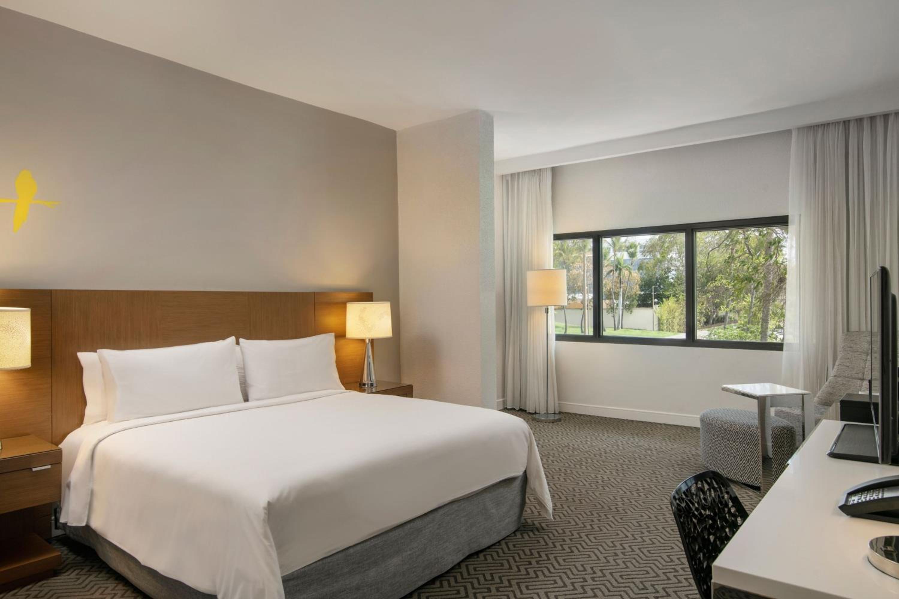 Executive One-Bedroom Suite (Garden Building)