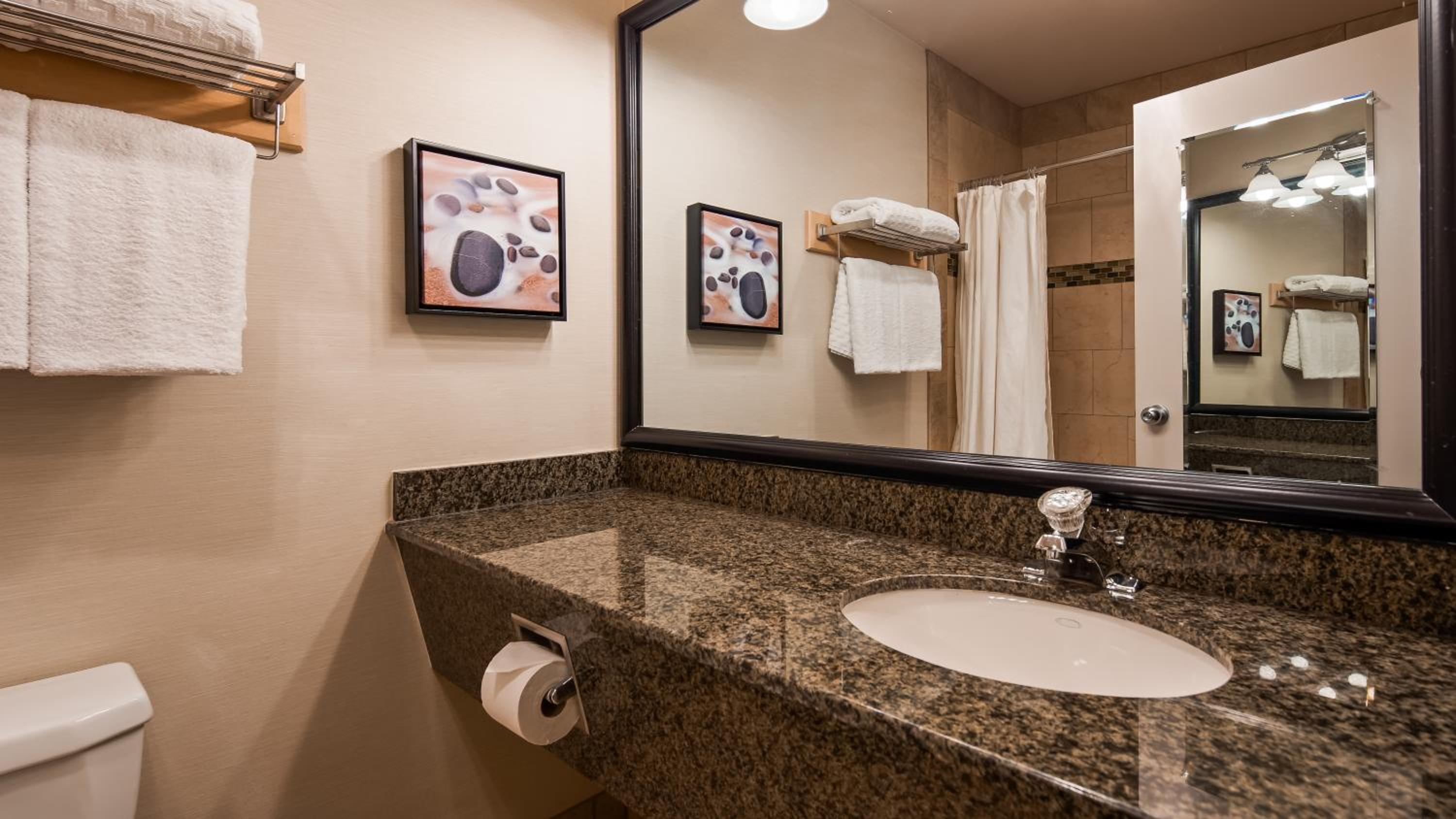 Single Queen Economy Room 