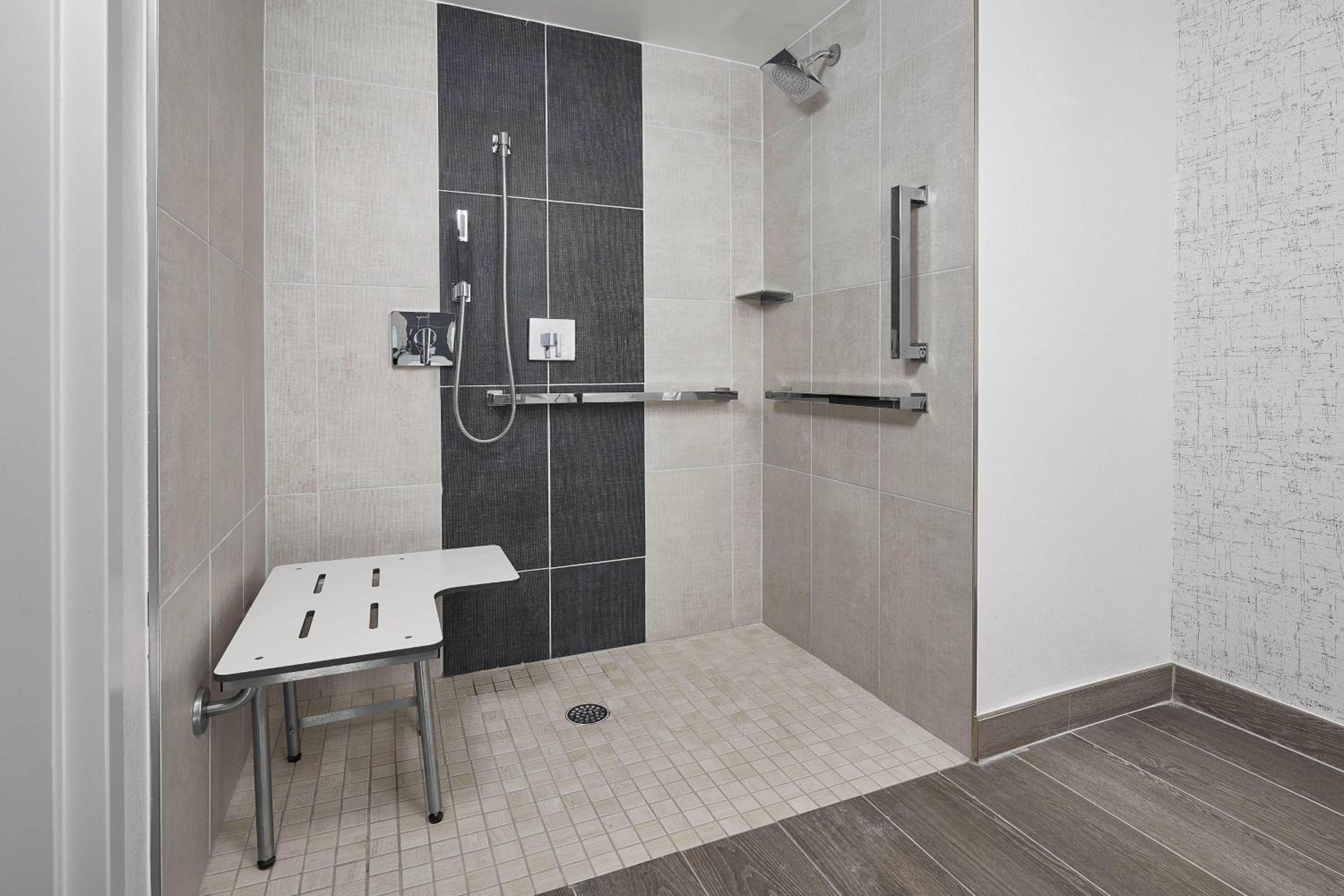 Two Queen Beds, Floors 2-7