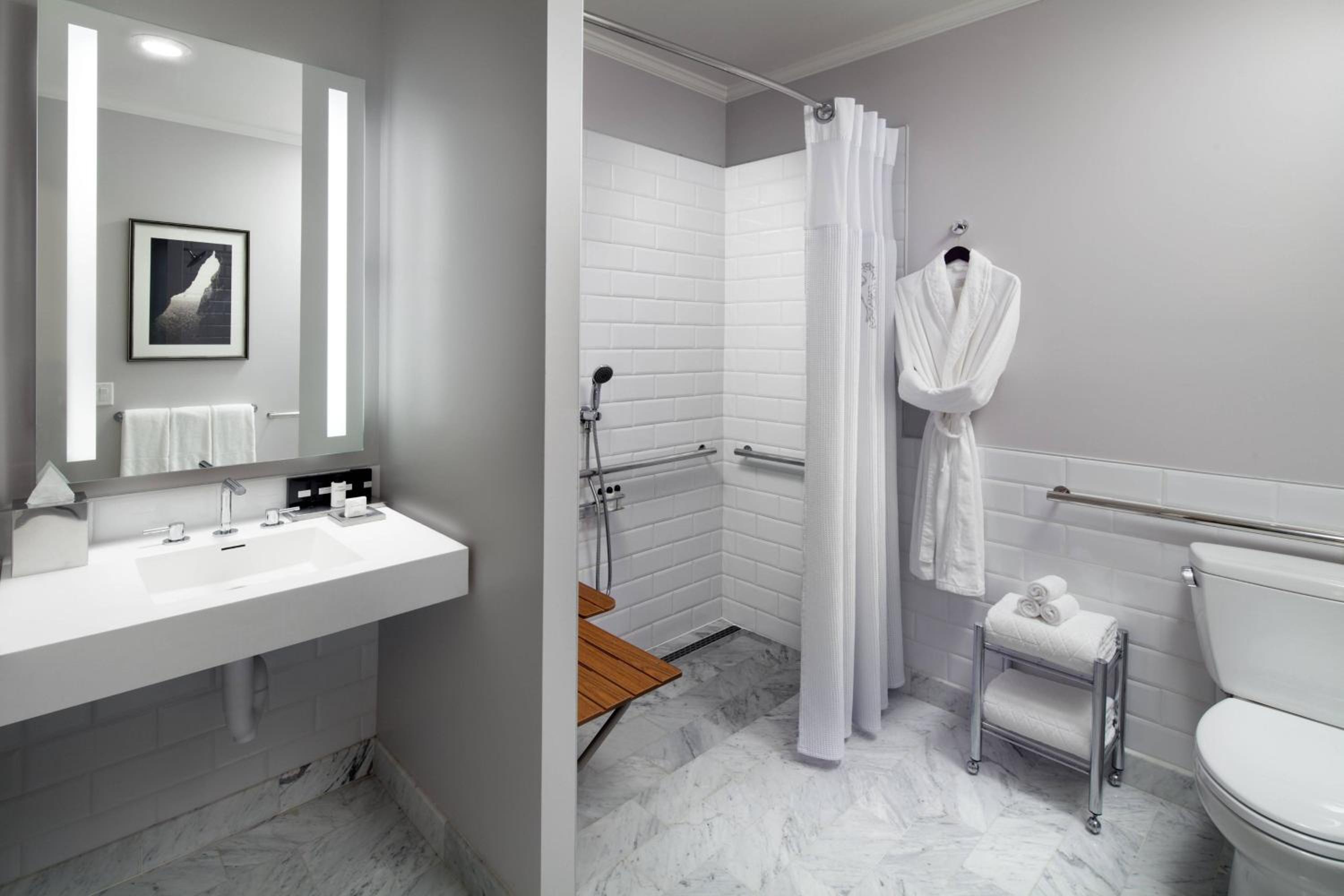 Deluxe King Room - Hearing Accessible