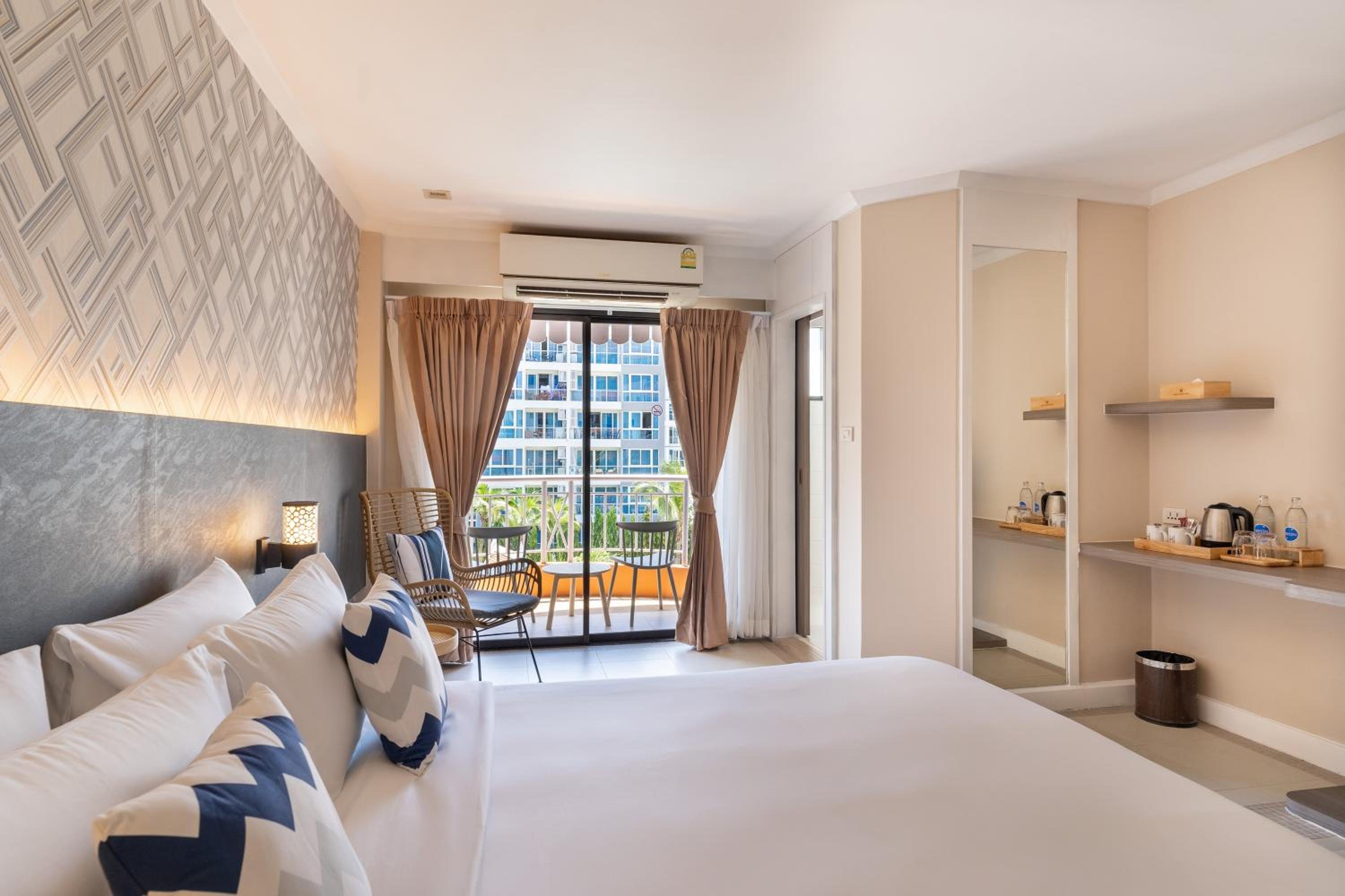 Superior Double Room with Balcony