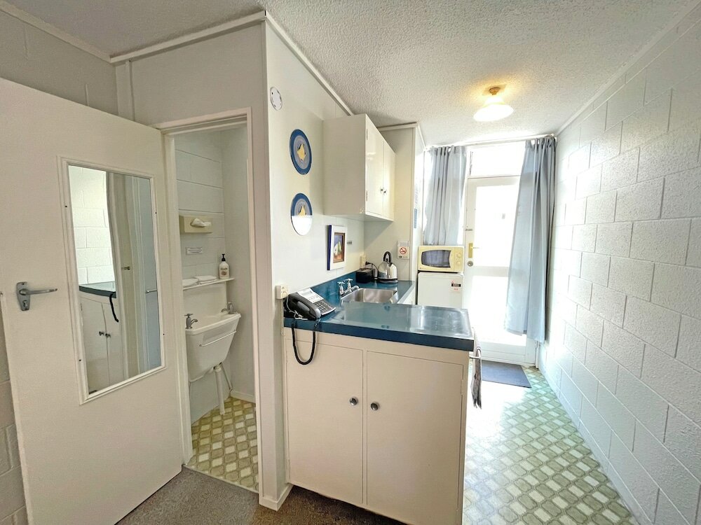 Basic Studio, Kitchenette