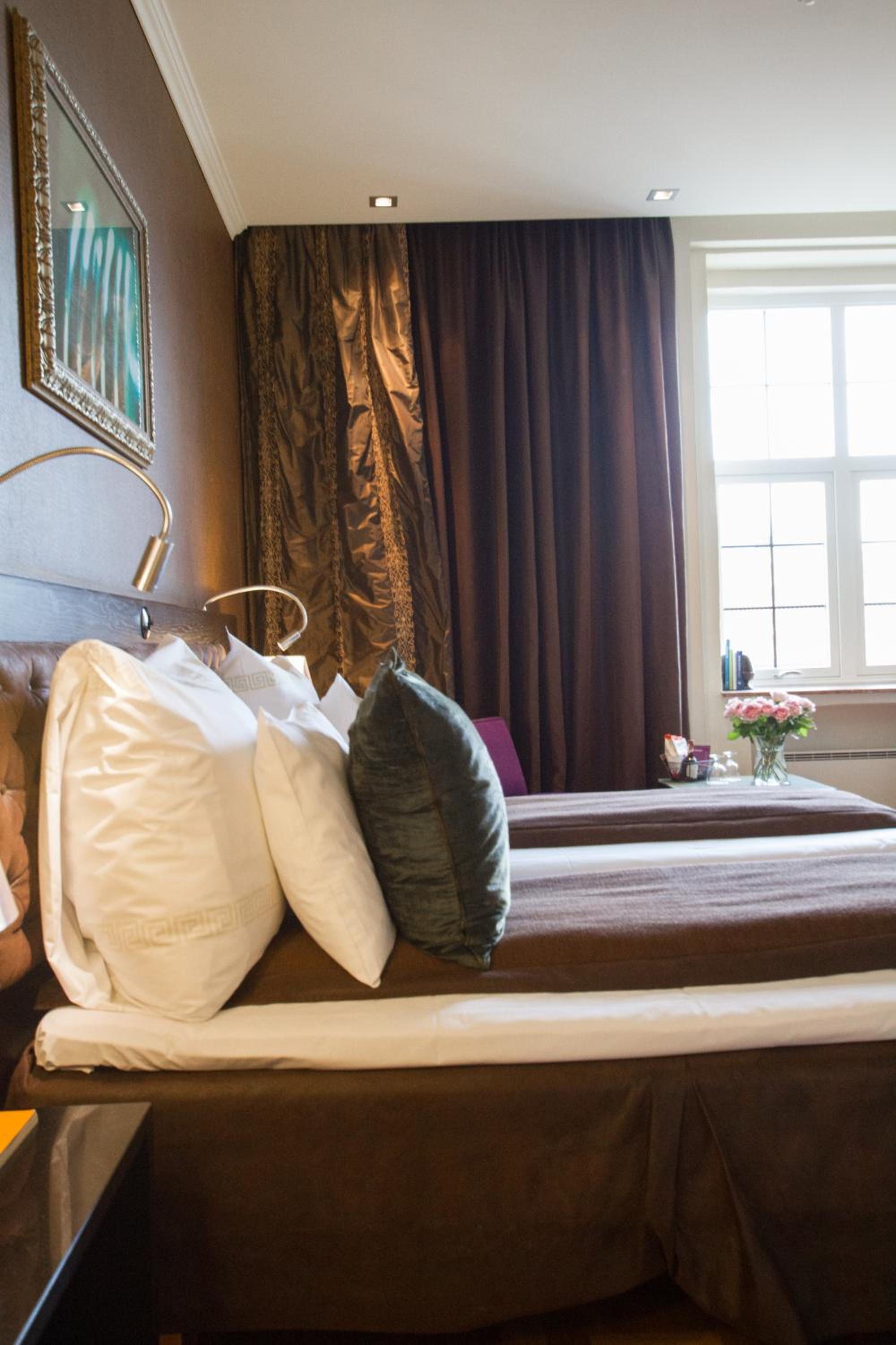 Deluxe Double Room with City View