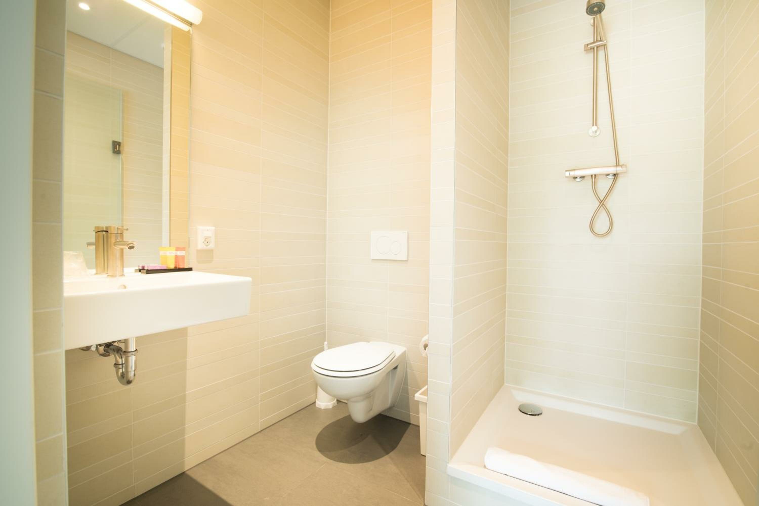 Twin Room (Including free parking)