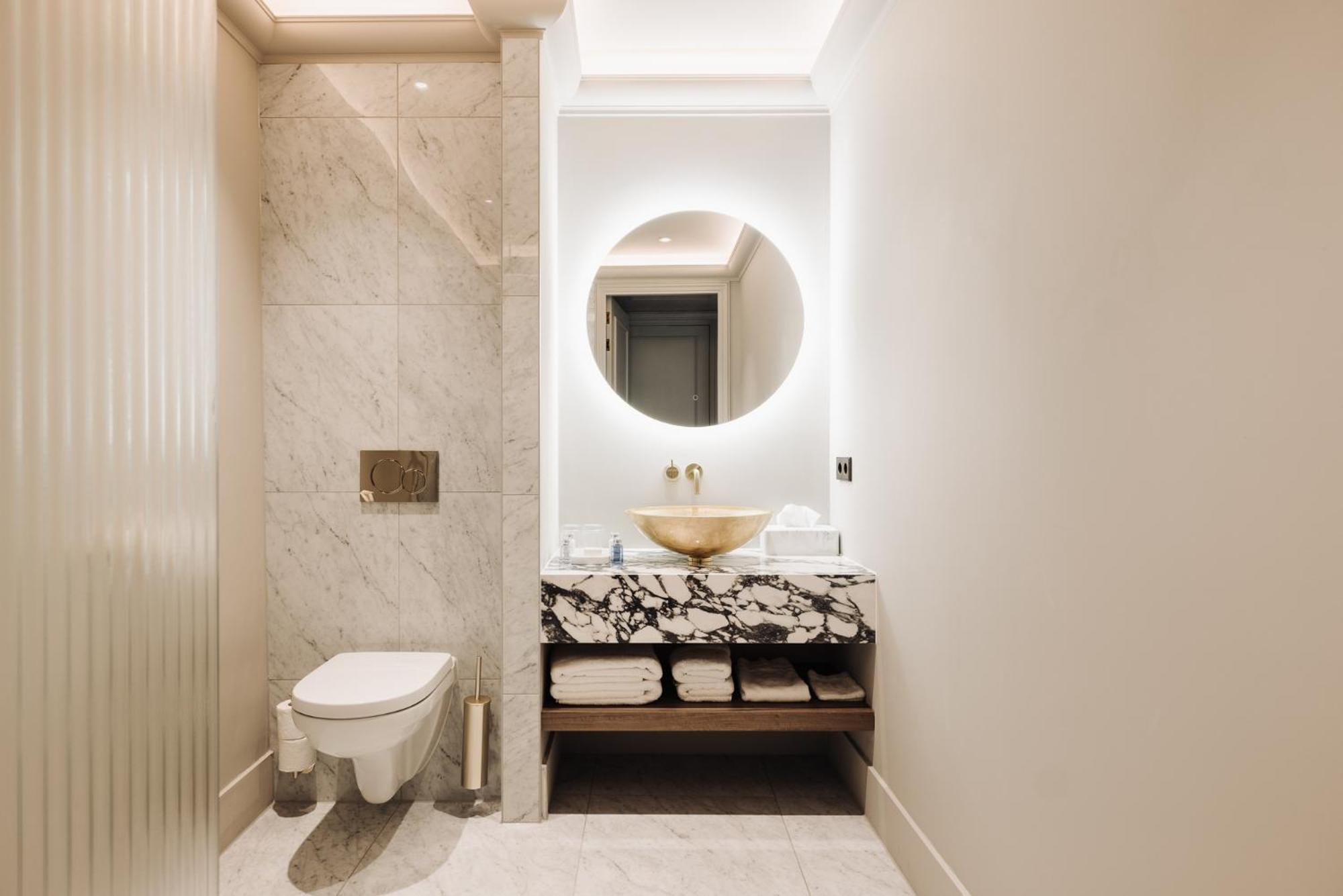 Double Room (Merchant - Canal View)