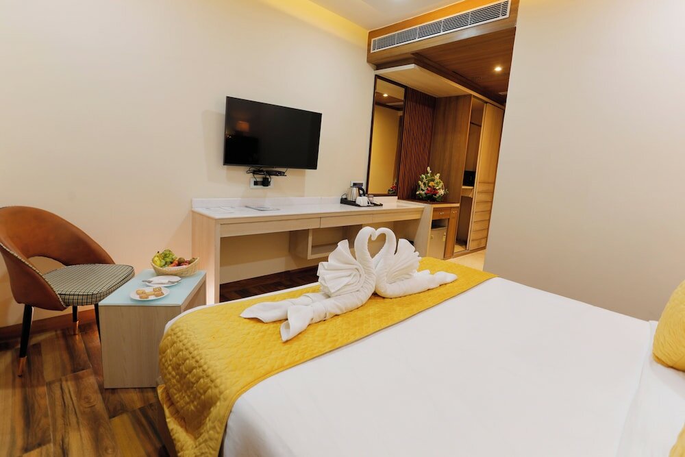 Superior Room, 1 Double Bed, Non Smoking, City View
