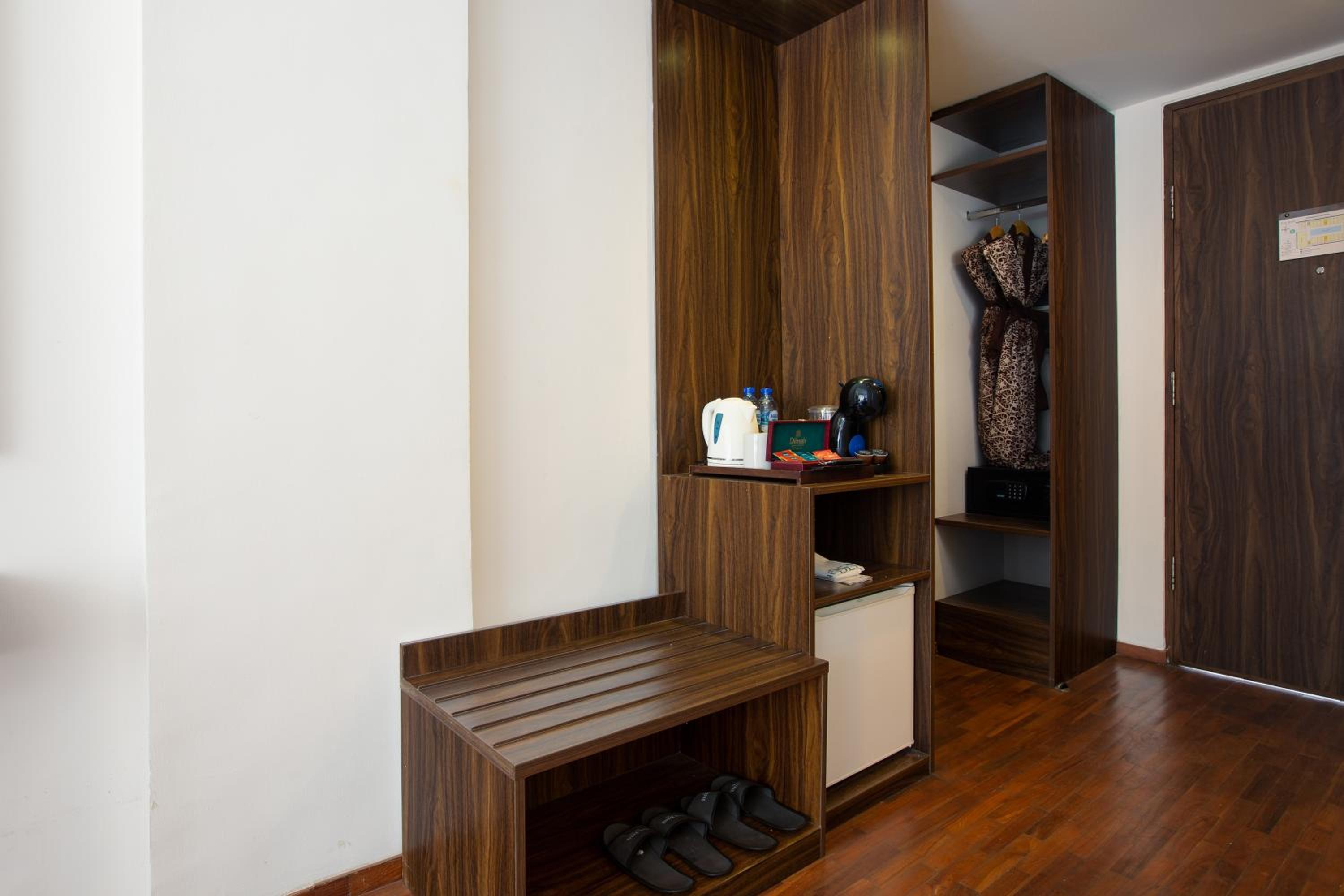 Deluxe Double or Twin Room with Pool Access