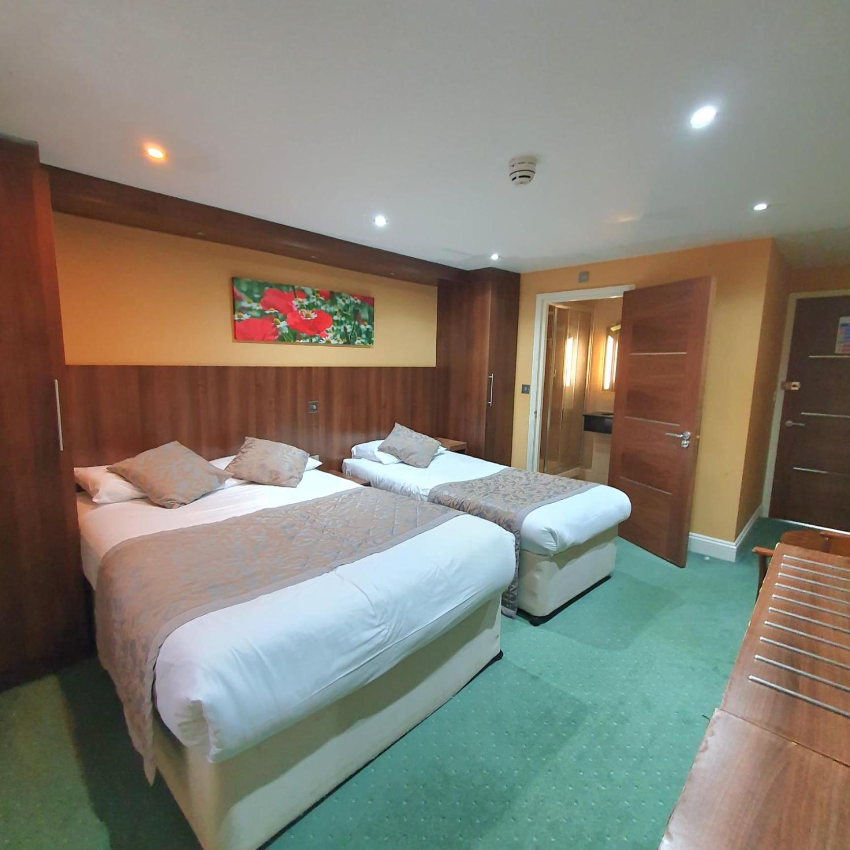 Executive Triple Room
