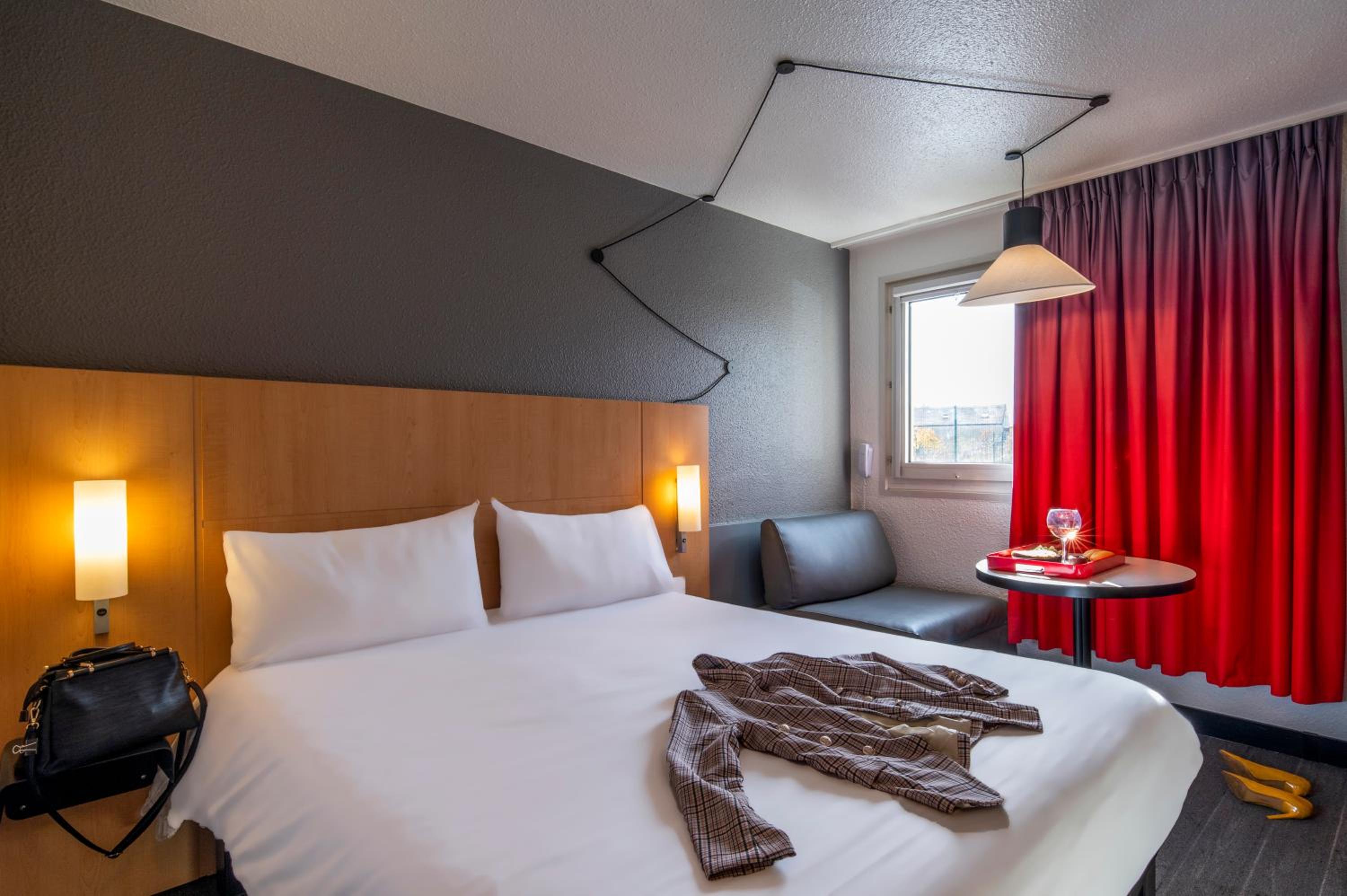 2 Adjoining Double Rooms