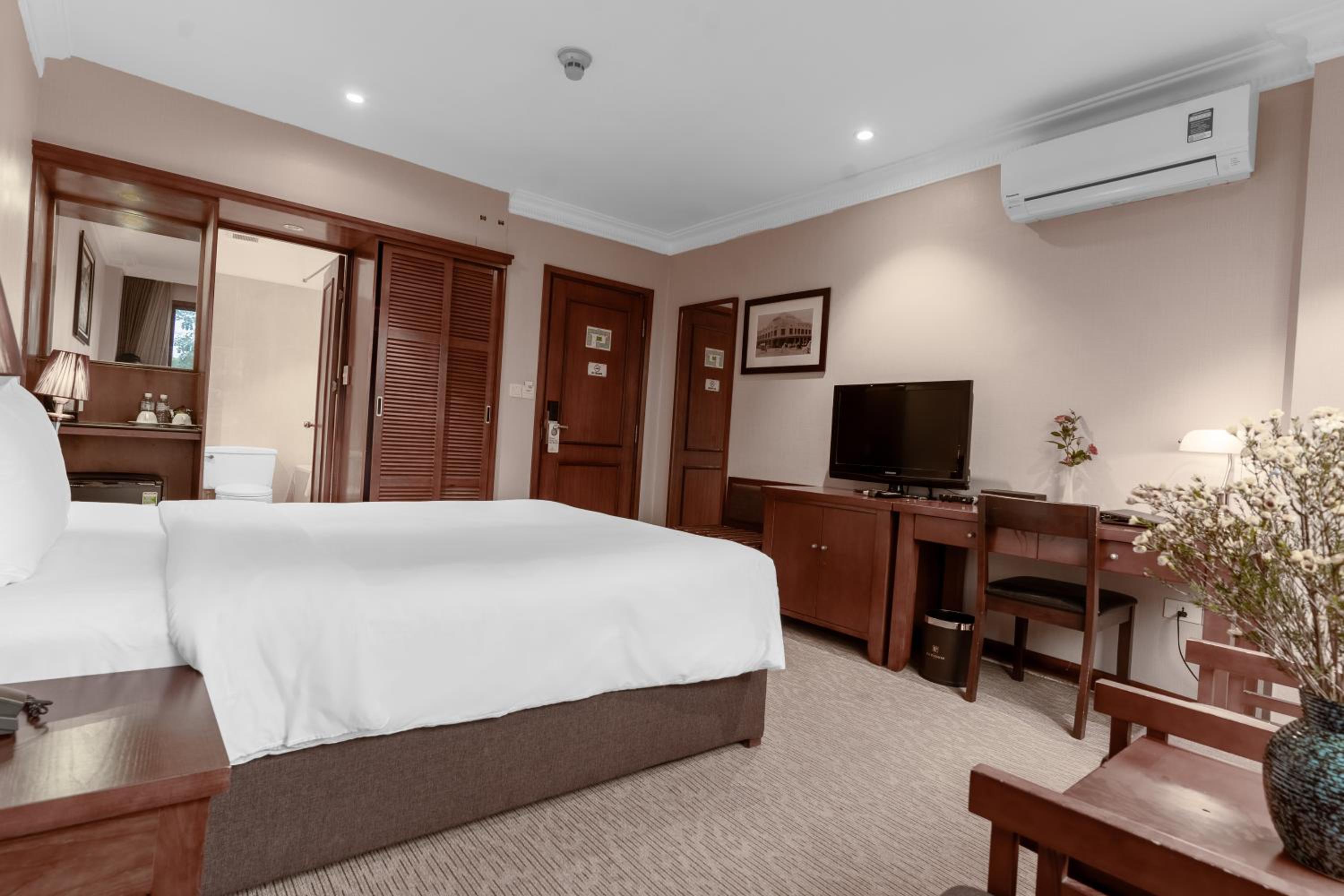 Deluxe Double or Twin Room