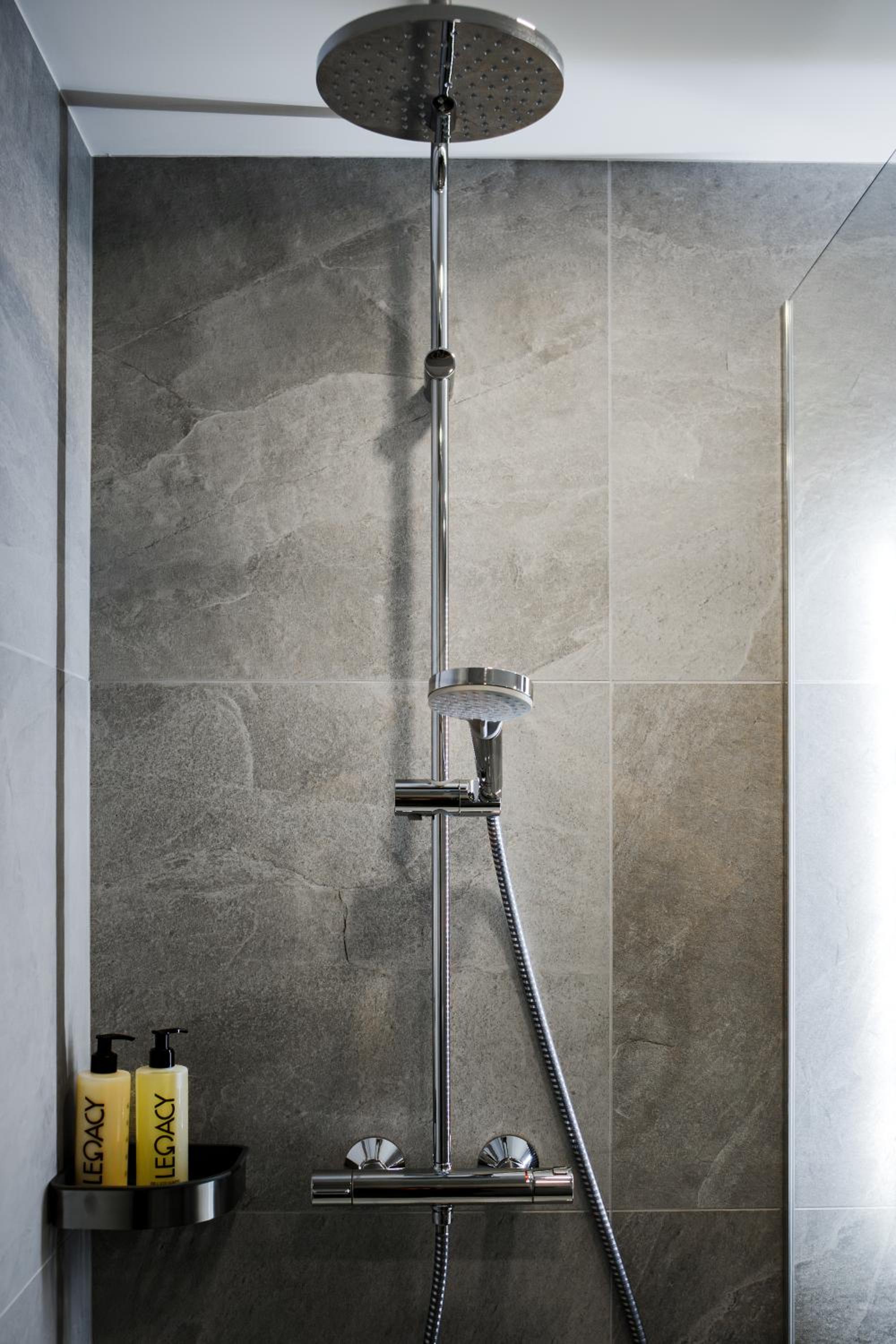 Superior One-Bedroom Apartment