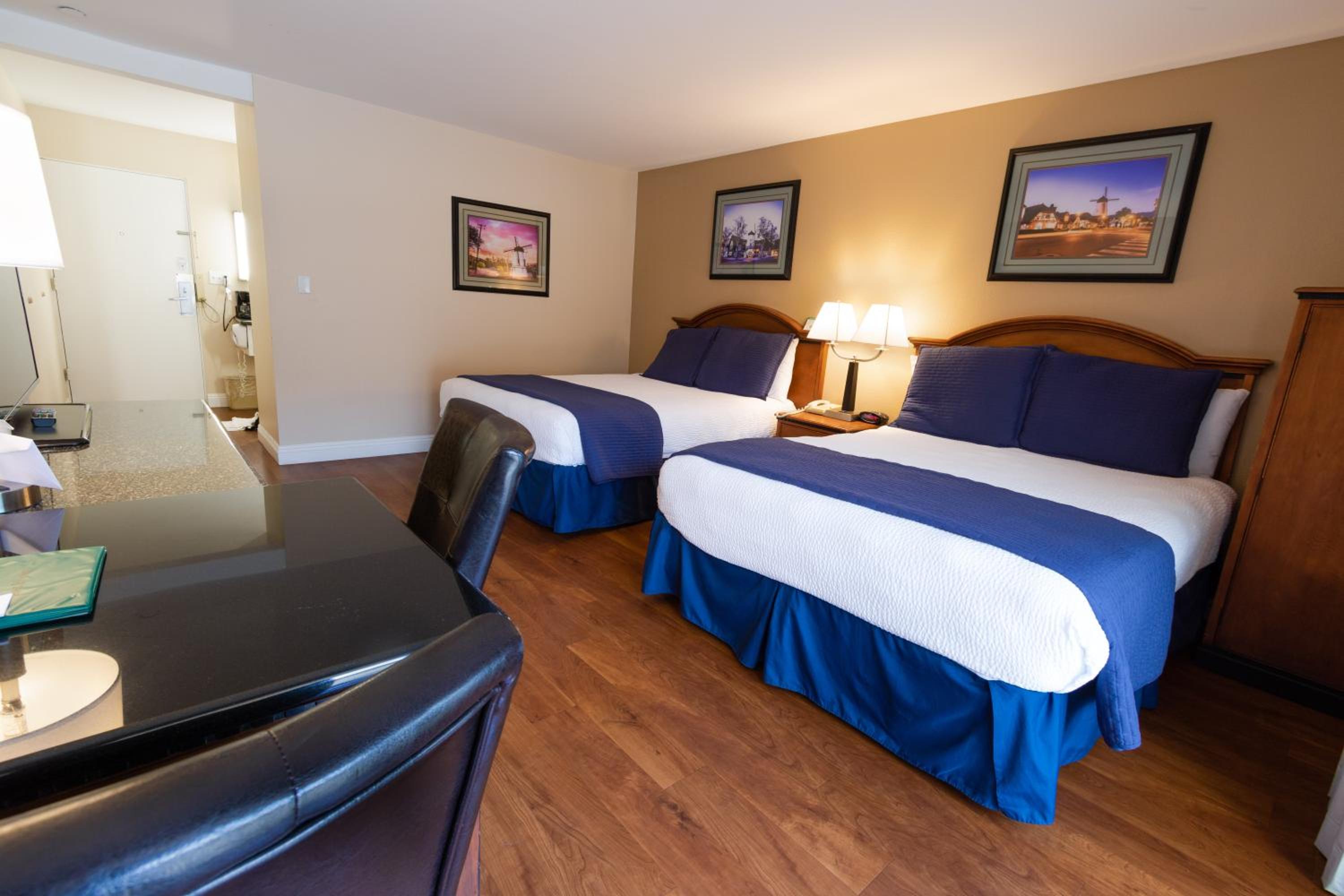 Deluxe Queen Room with Two Queen Beds Downstairs