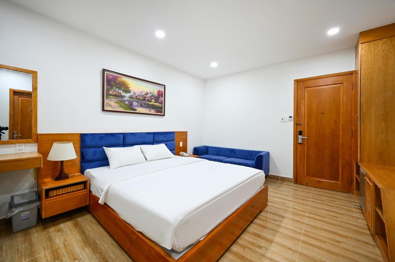 Deluxe Double Room with Bathtub