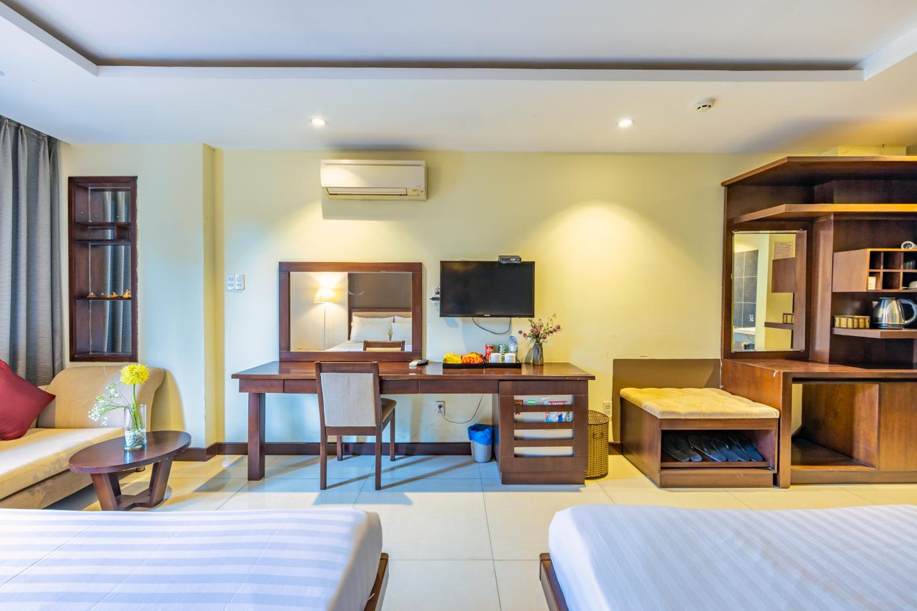 Triple Room