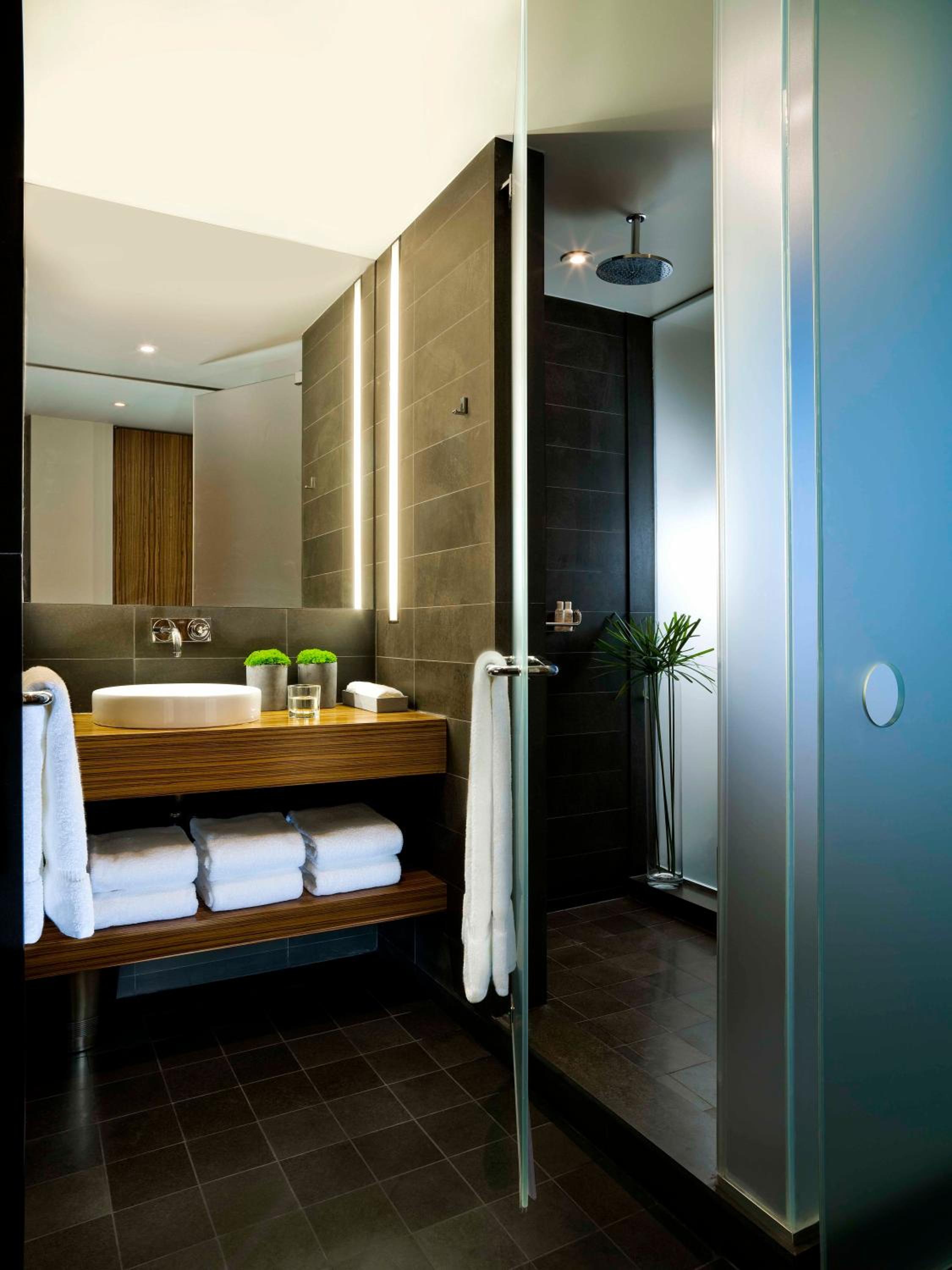 Allen Suite