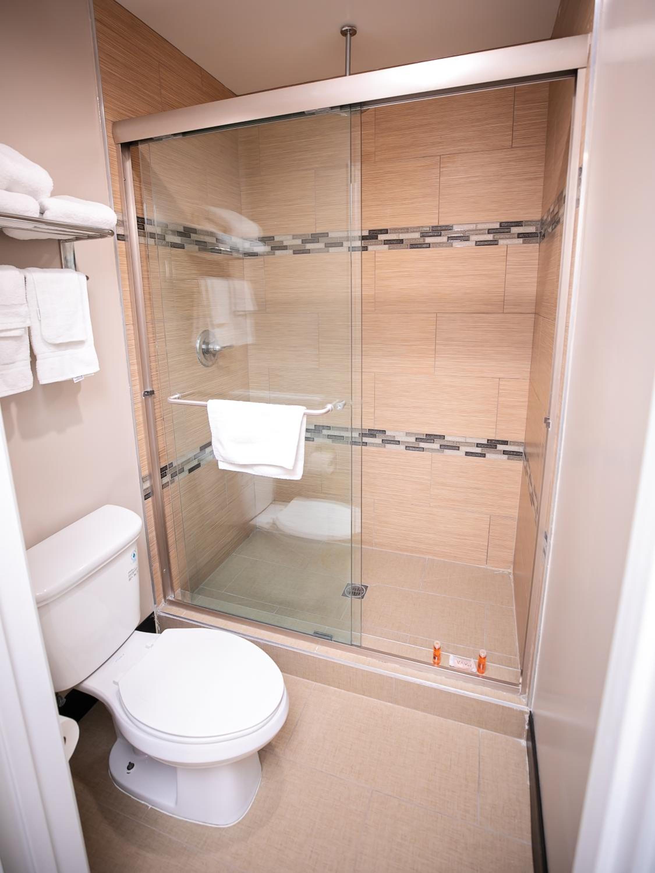 Queen Room - Non-Smoking