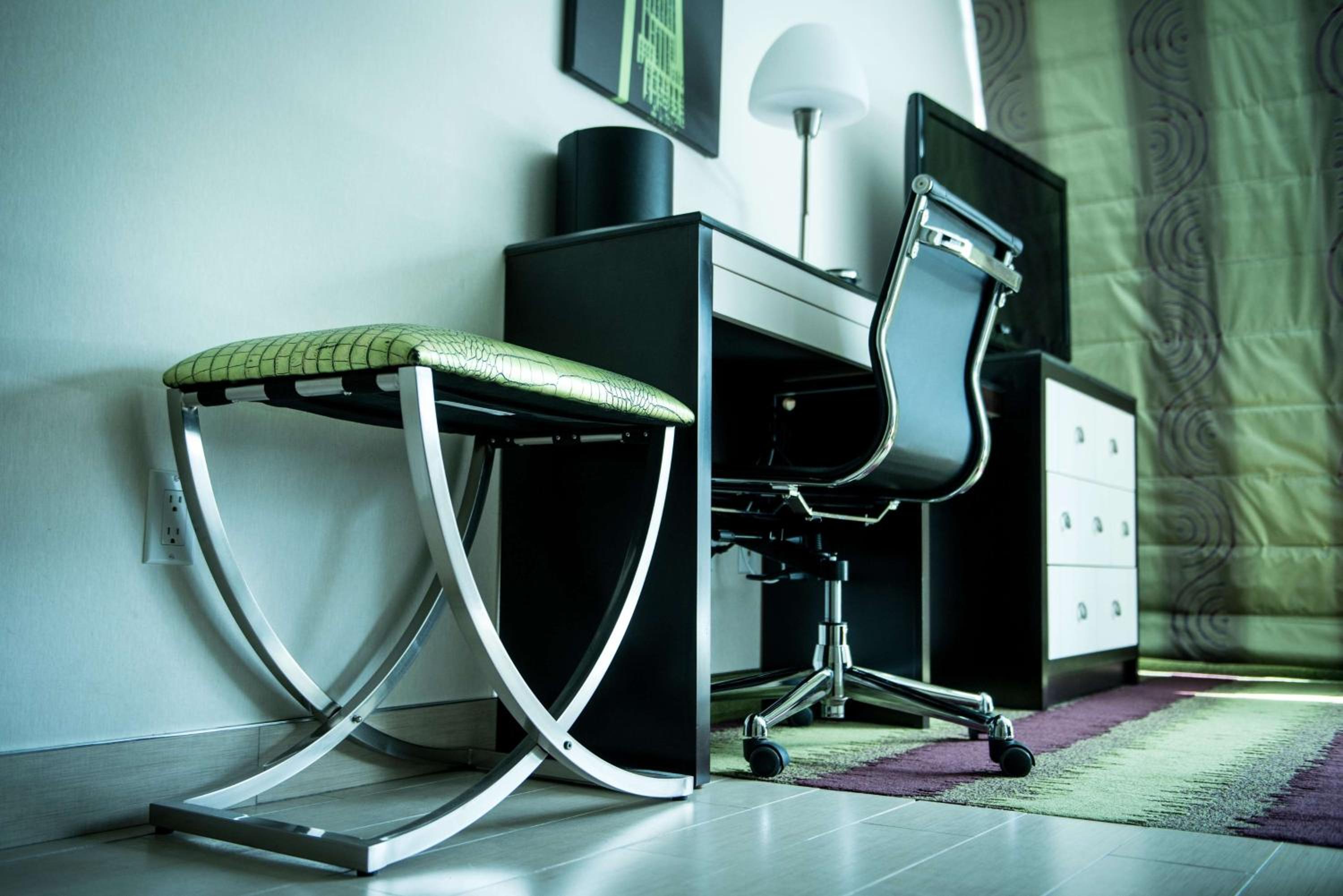 Executive King Room - Non-Smoking