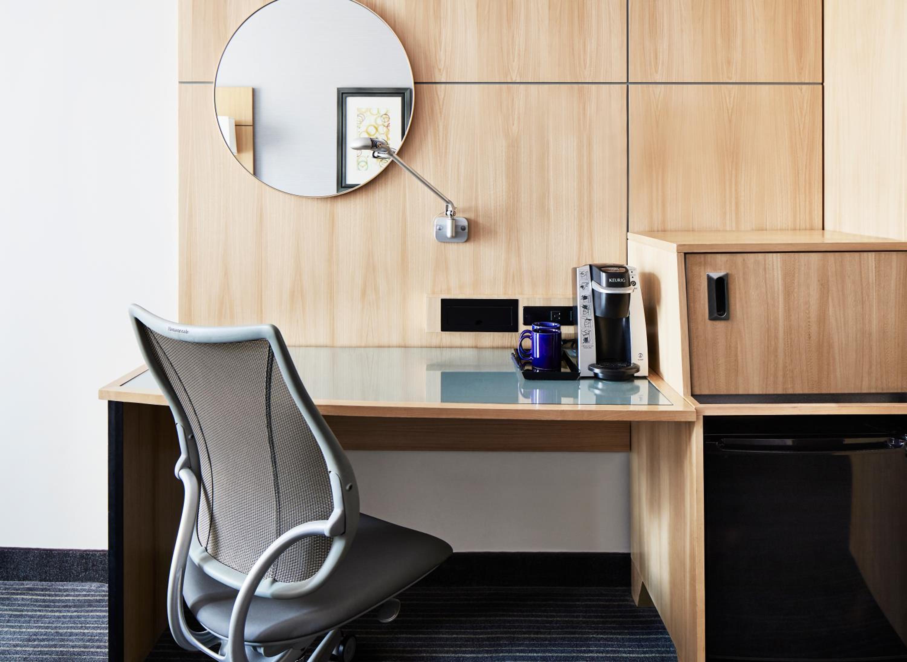 Family Room with One Queen and Two Twin Beds 