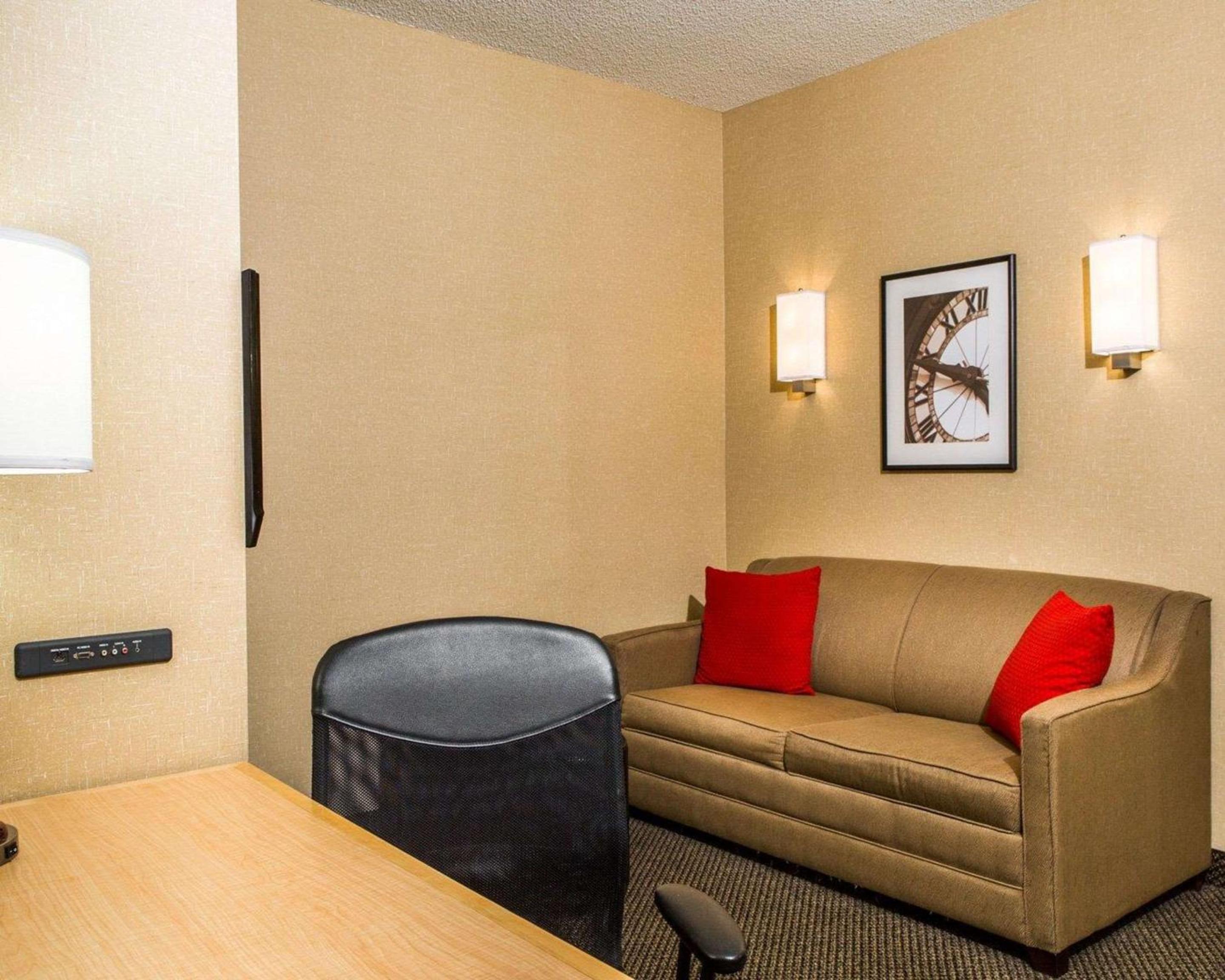 Queen Room with Two Queen Beds and Sofa Bed - Non-Smoking