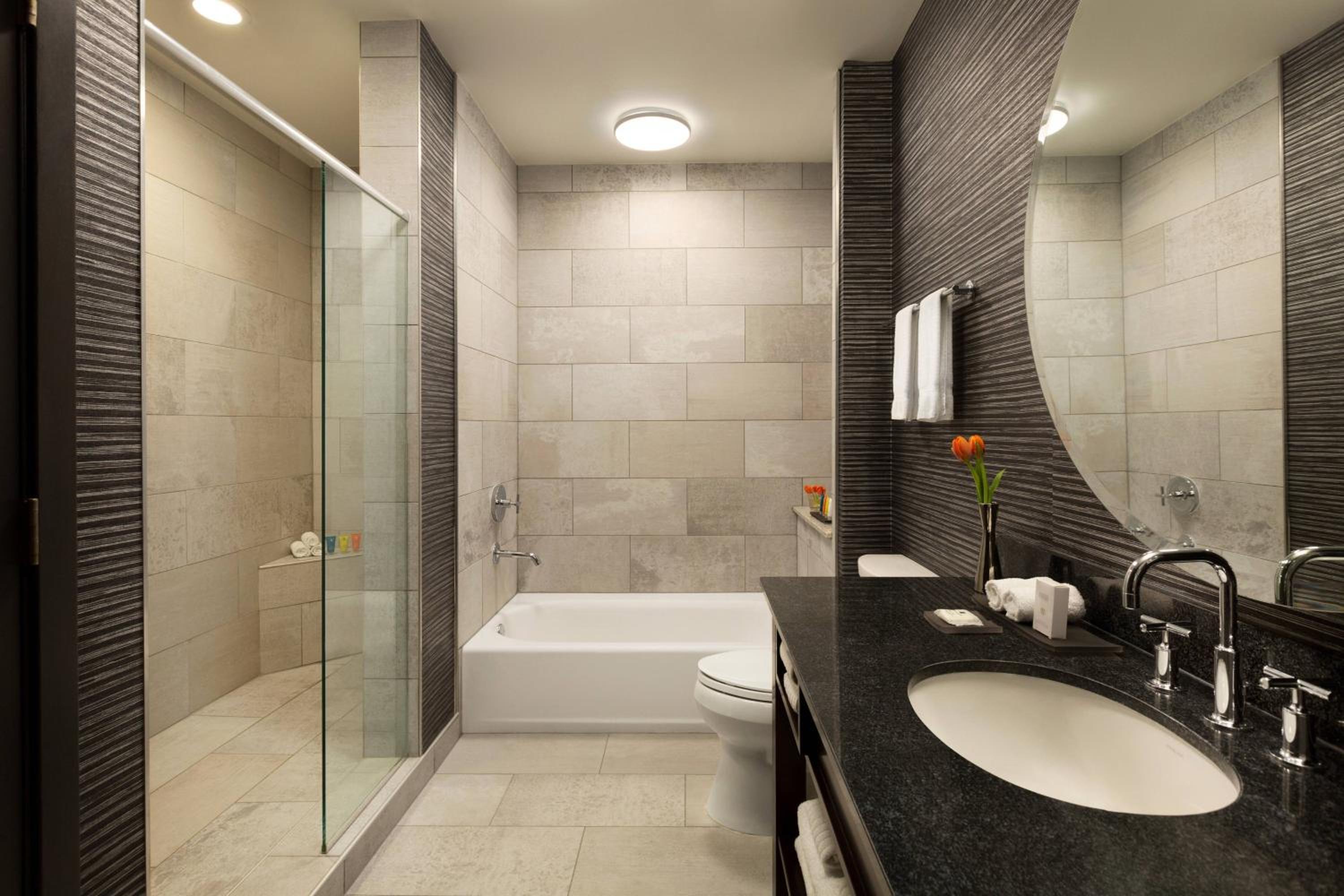 One-Bedroom King Suite
