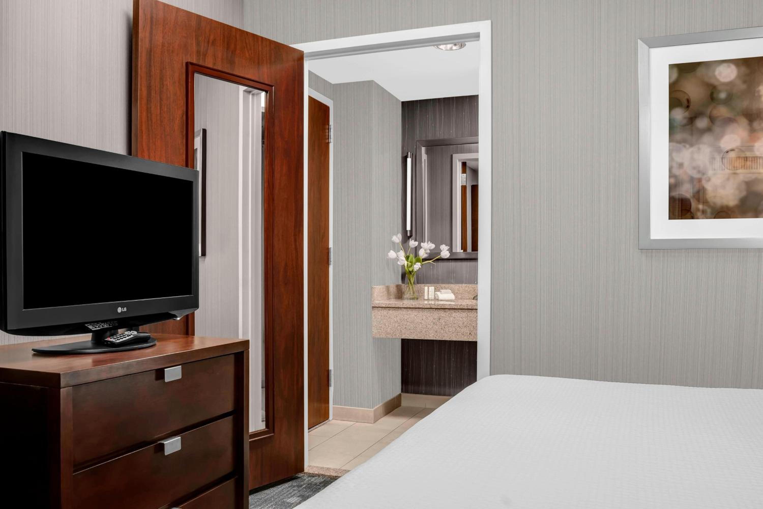 One-Bedroom King Suite with Sofa Bed and Balcony 