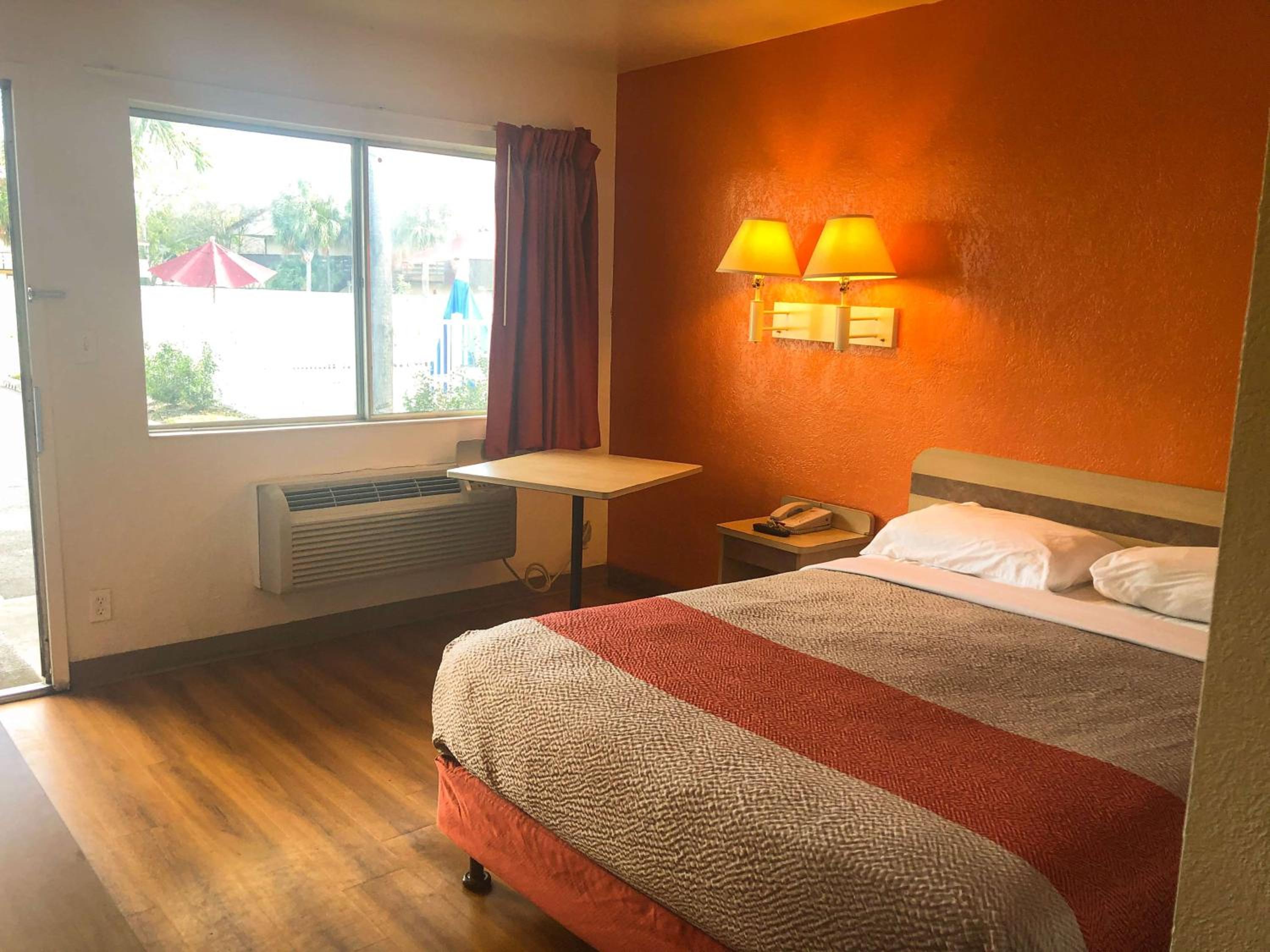 Double Room - Disability Access - Non-Smoking