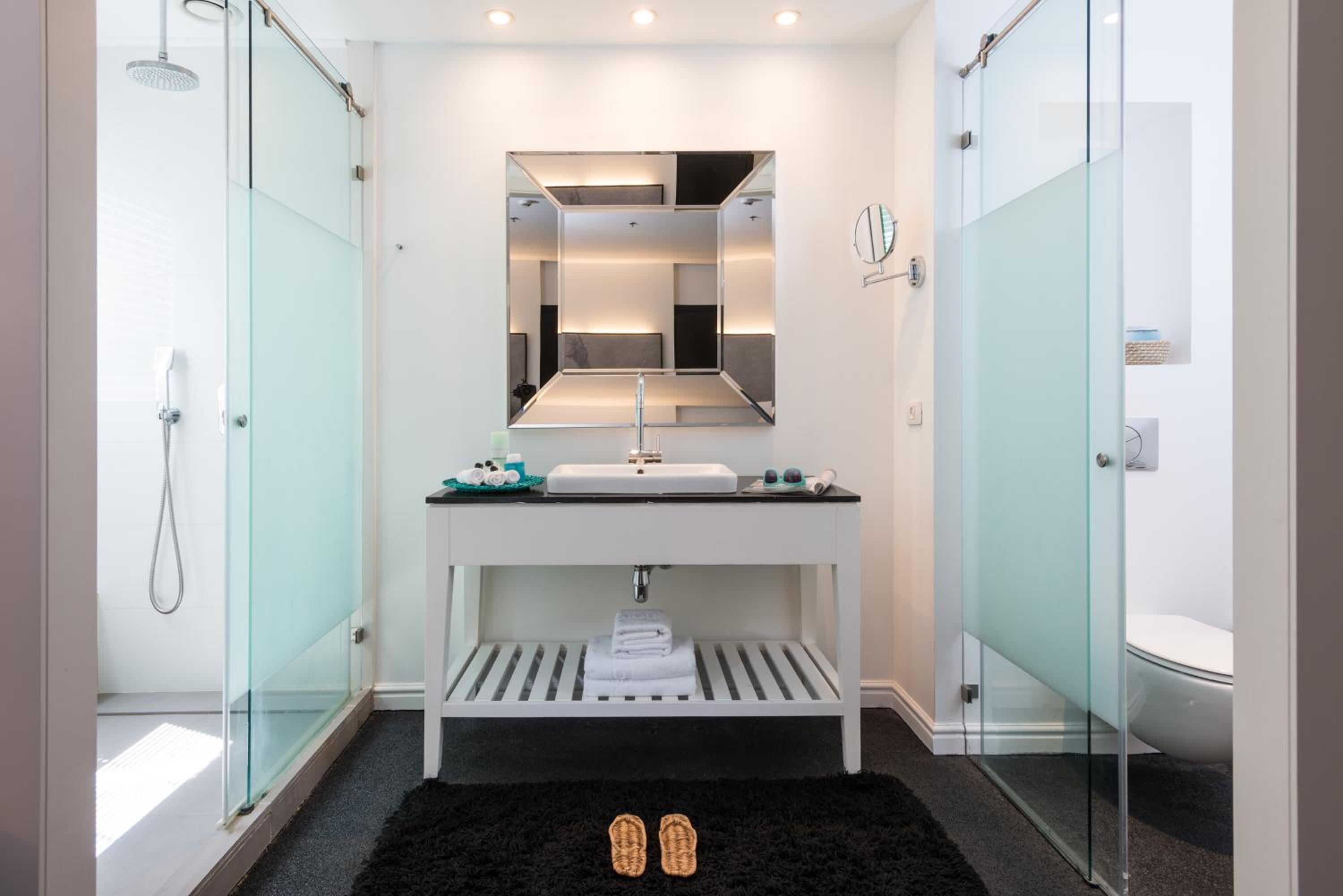 Executive Double Room (2 Adults + 1 Child)