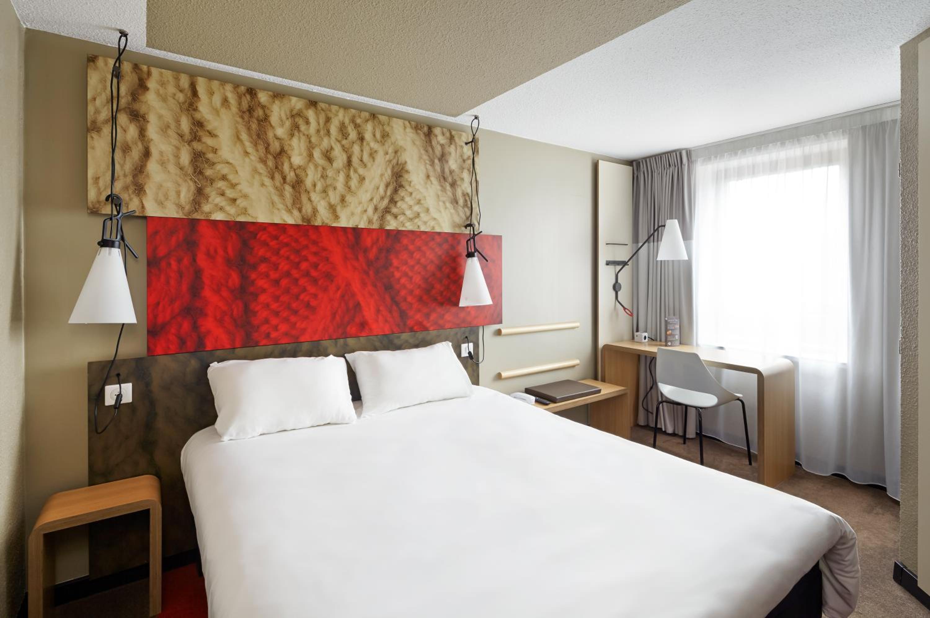 Double Sweet Room by Ibis