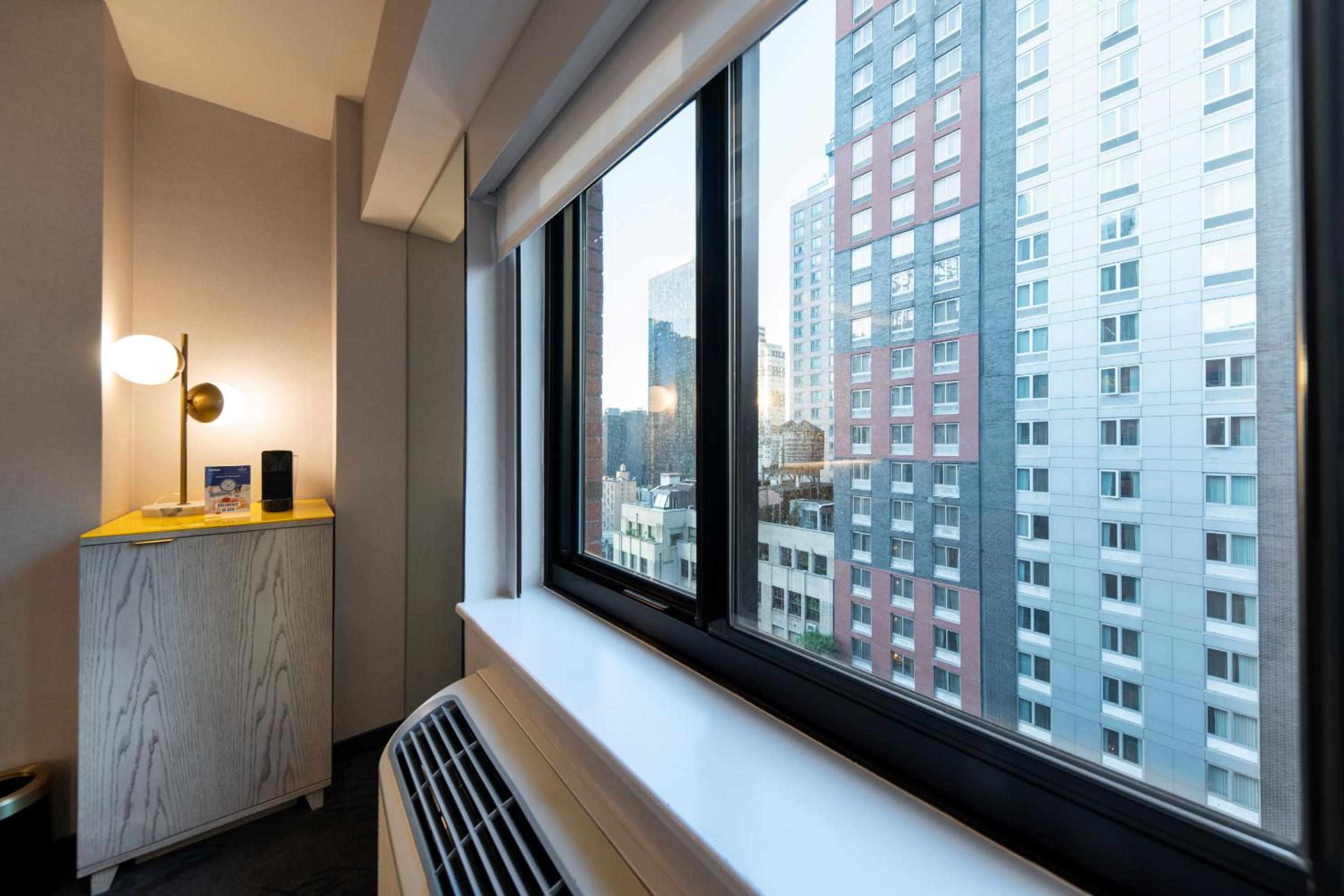 ADA - Superior King High Floor Room