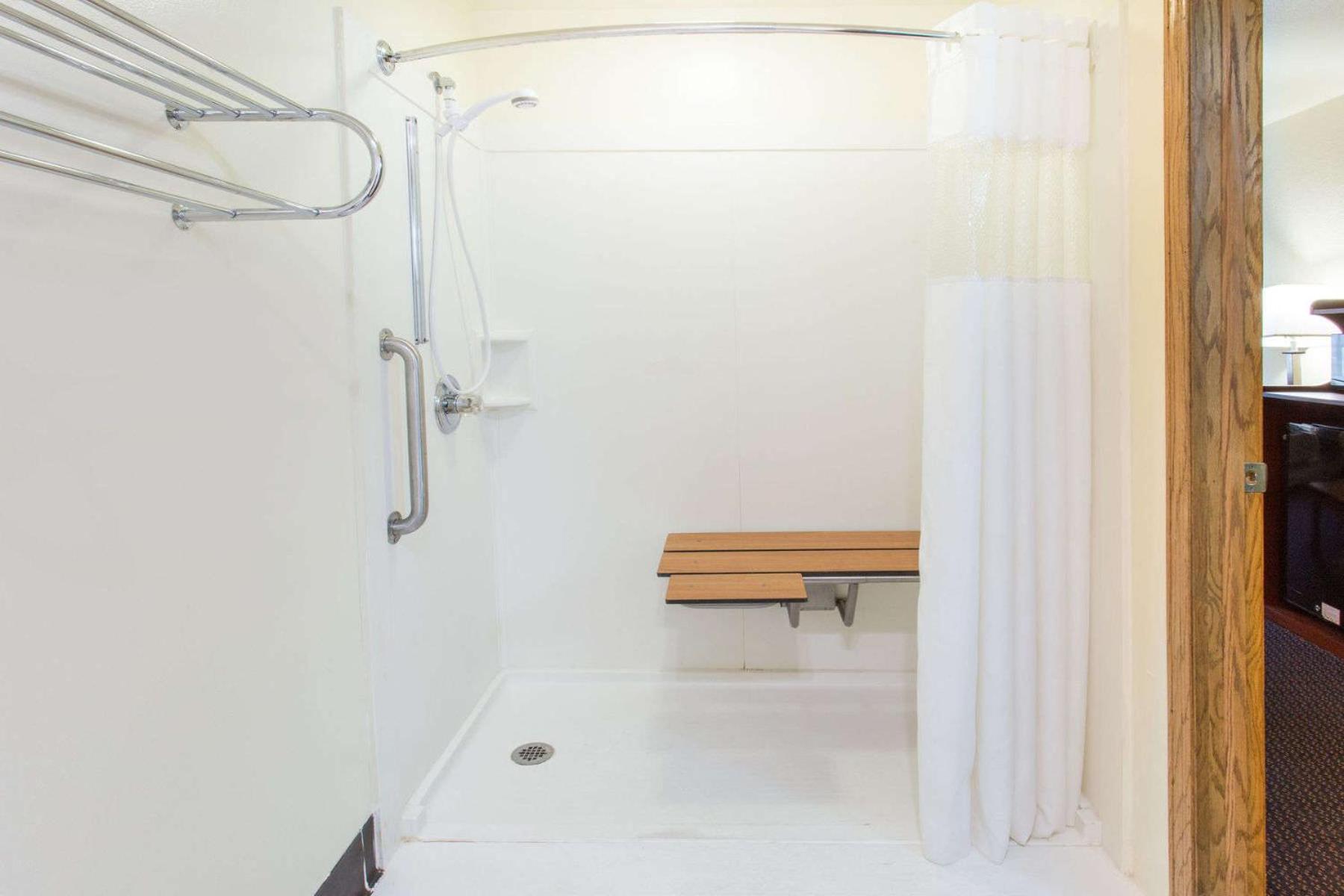 2 Double Beds, Mobility Accessible One-Bedroom, Suite, Non-Smoking