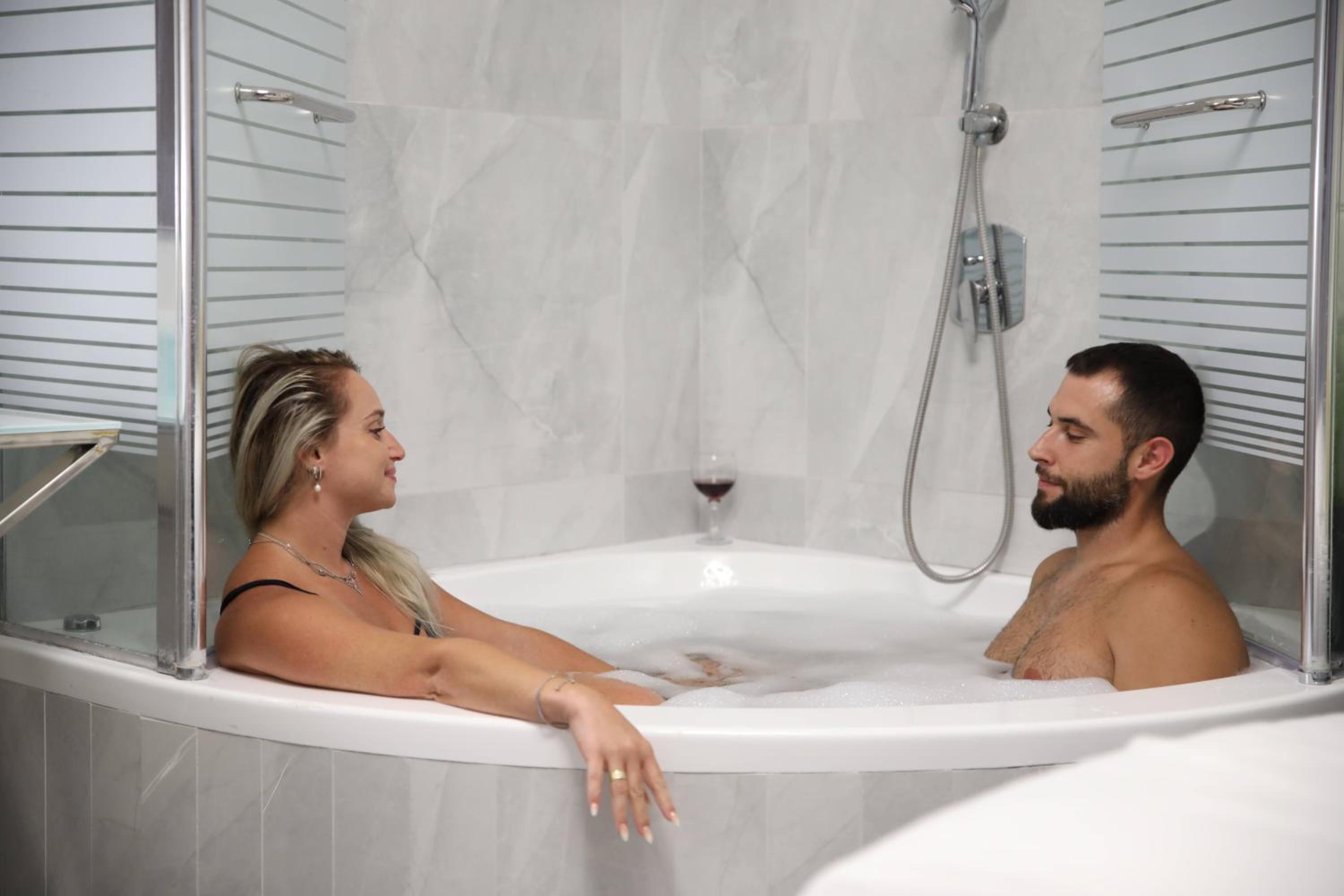 Deluxe Room with Jacuzzi Bath