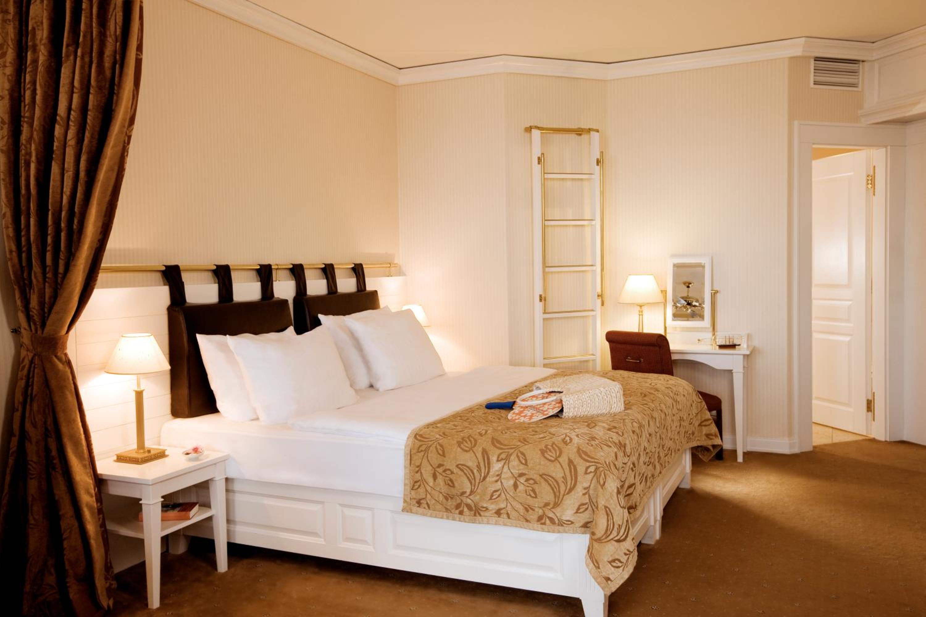 Skipper's Cabin Sea View