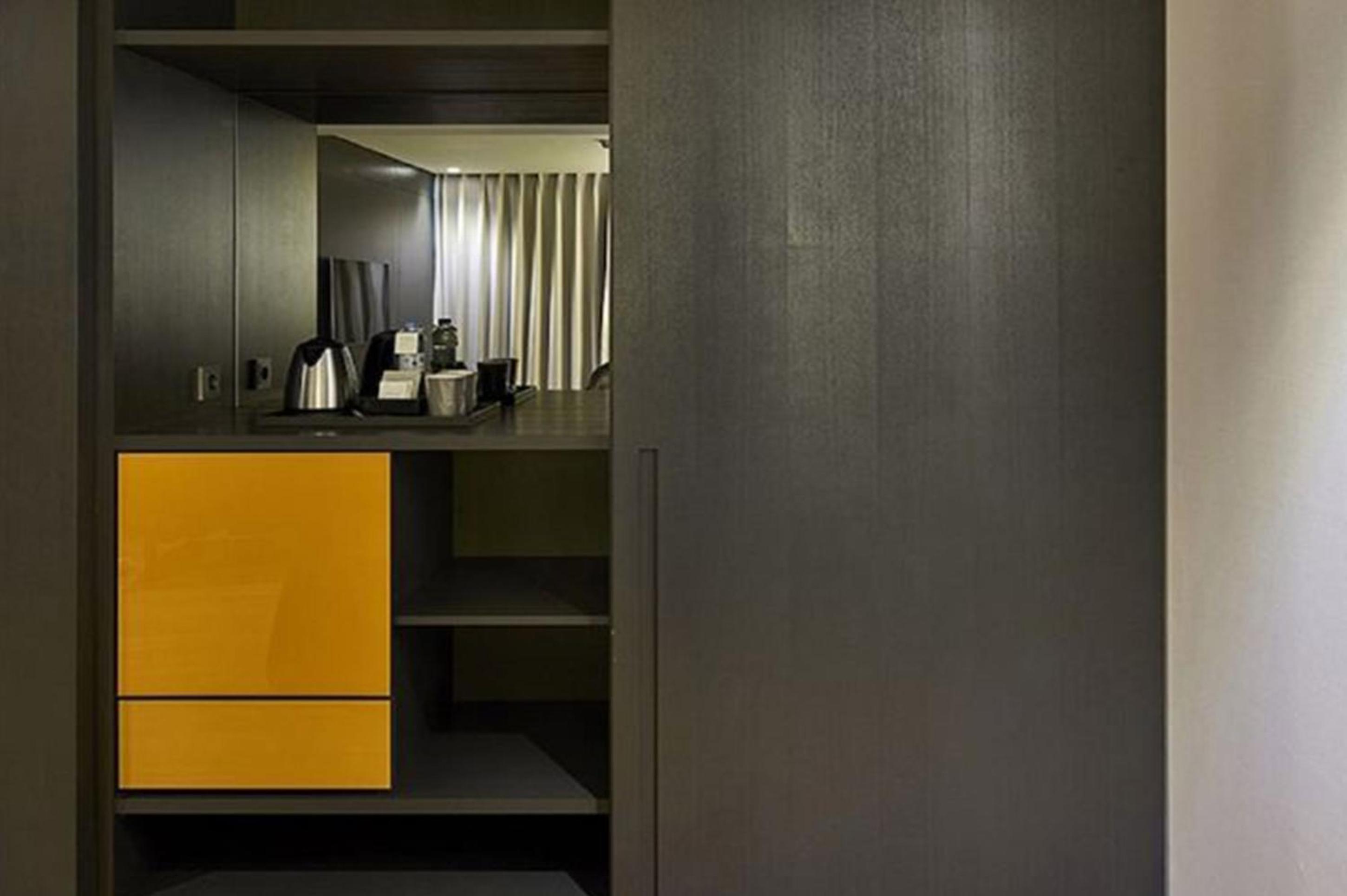 18 P.M. CHECK IN ROOM ONLY Deluxe Double Room with City View