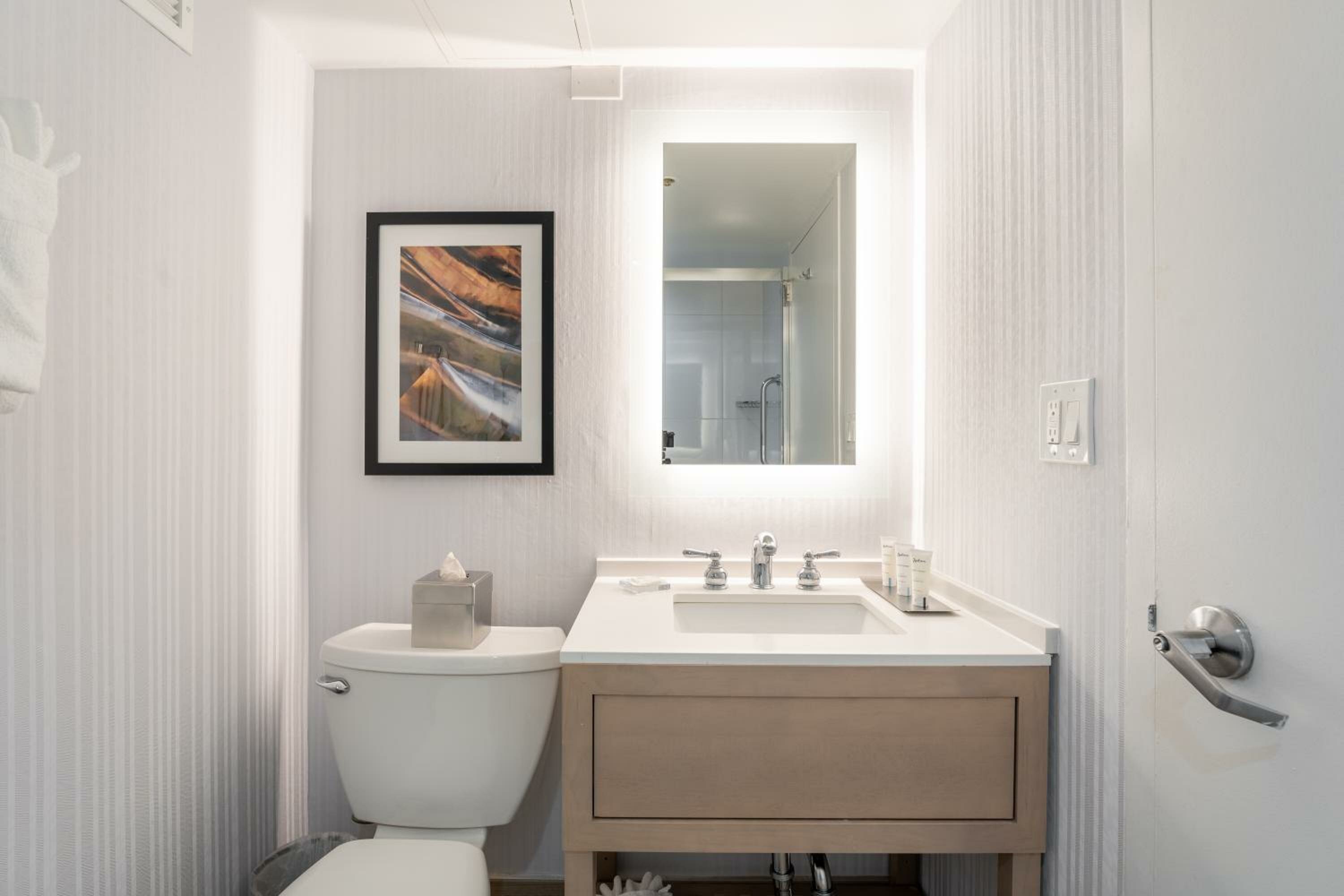 Double Room with Two Queen Beds and Bath Tub - Mobility and Hearing Access