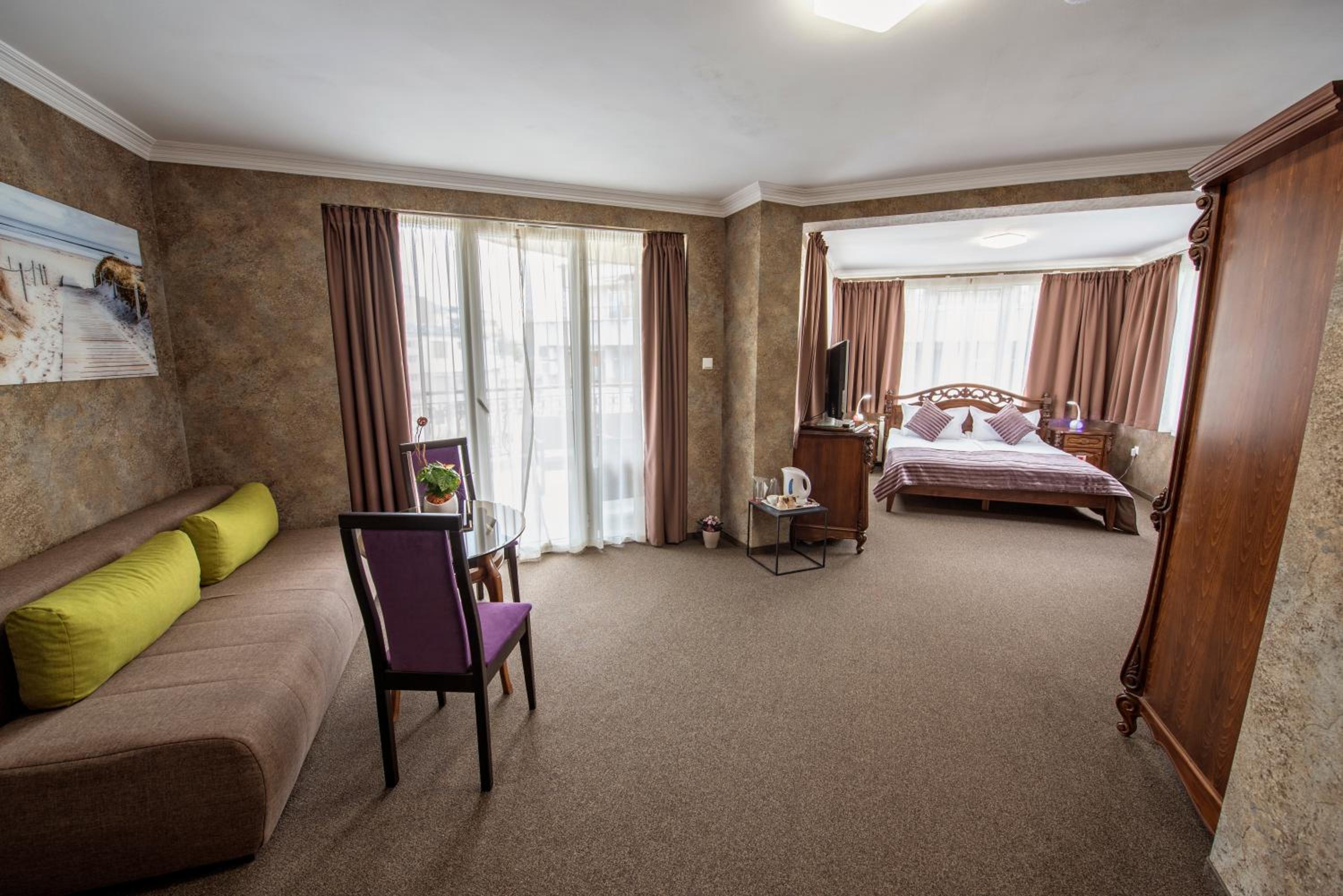 Deluxe Suite with Spa Bath and Balcony