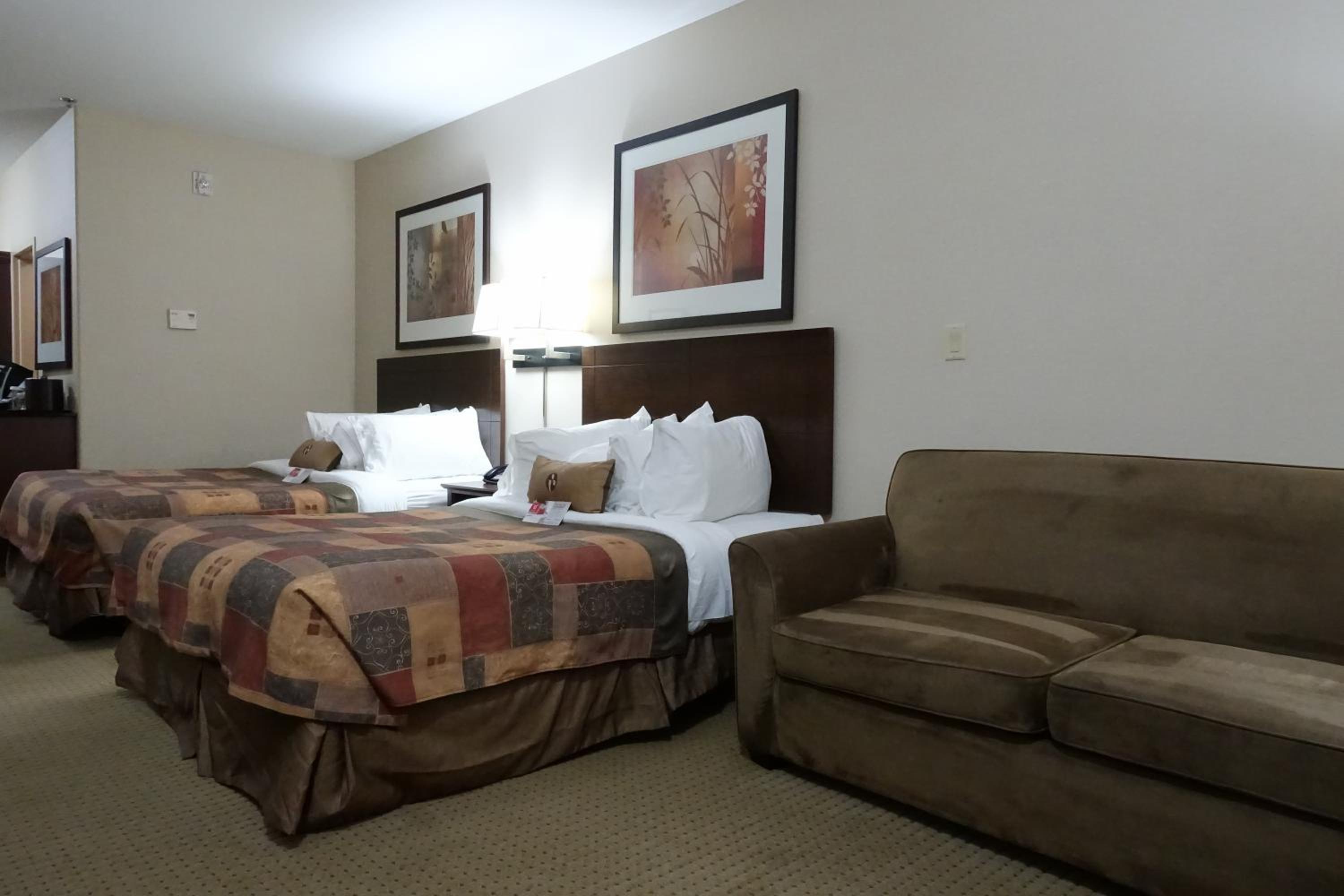 Deluxe Queen Room with Two Queen Beds - Non-Smoking