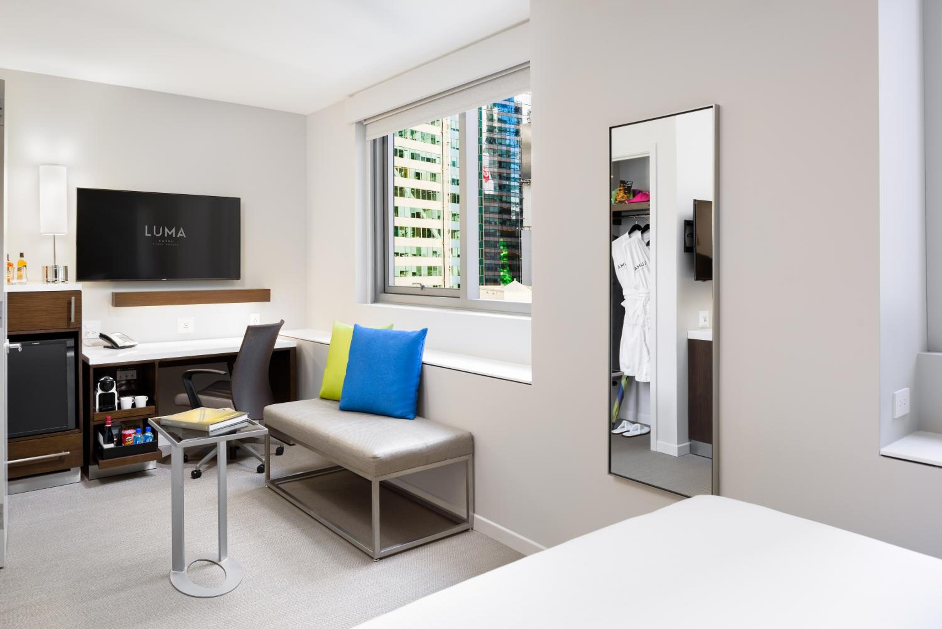 Skyline View Two Queen Beds - ADA Hearing/Visual/Bathtub