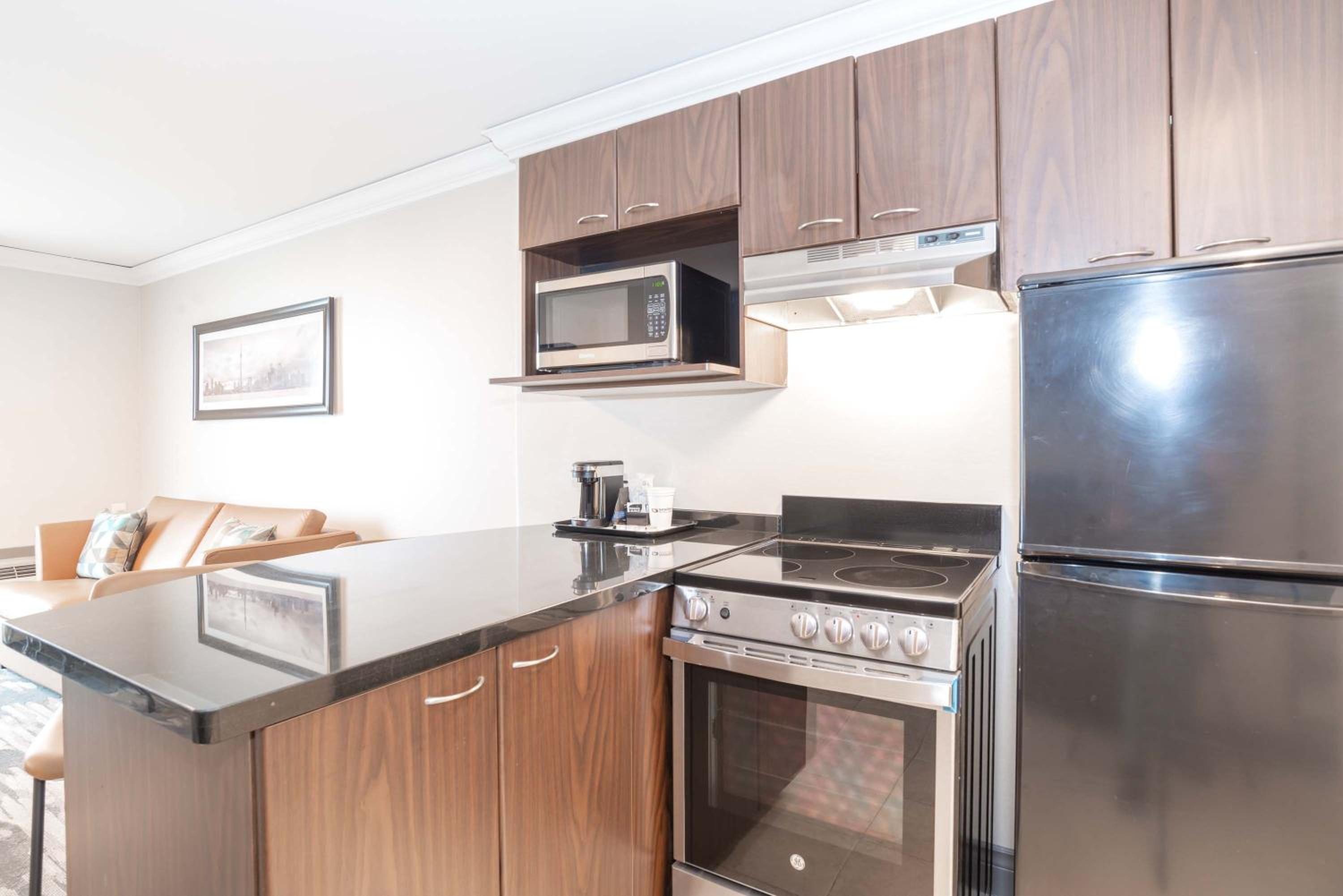 Grand Suite, 1 King Bed, Kitchen, Washer Dryer, Balcony