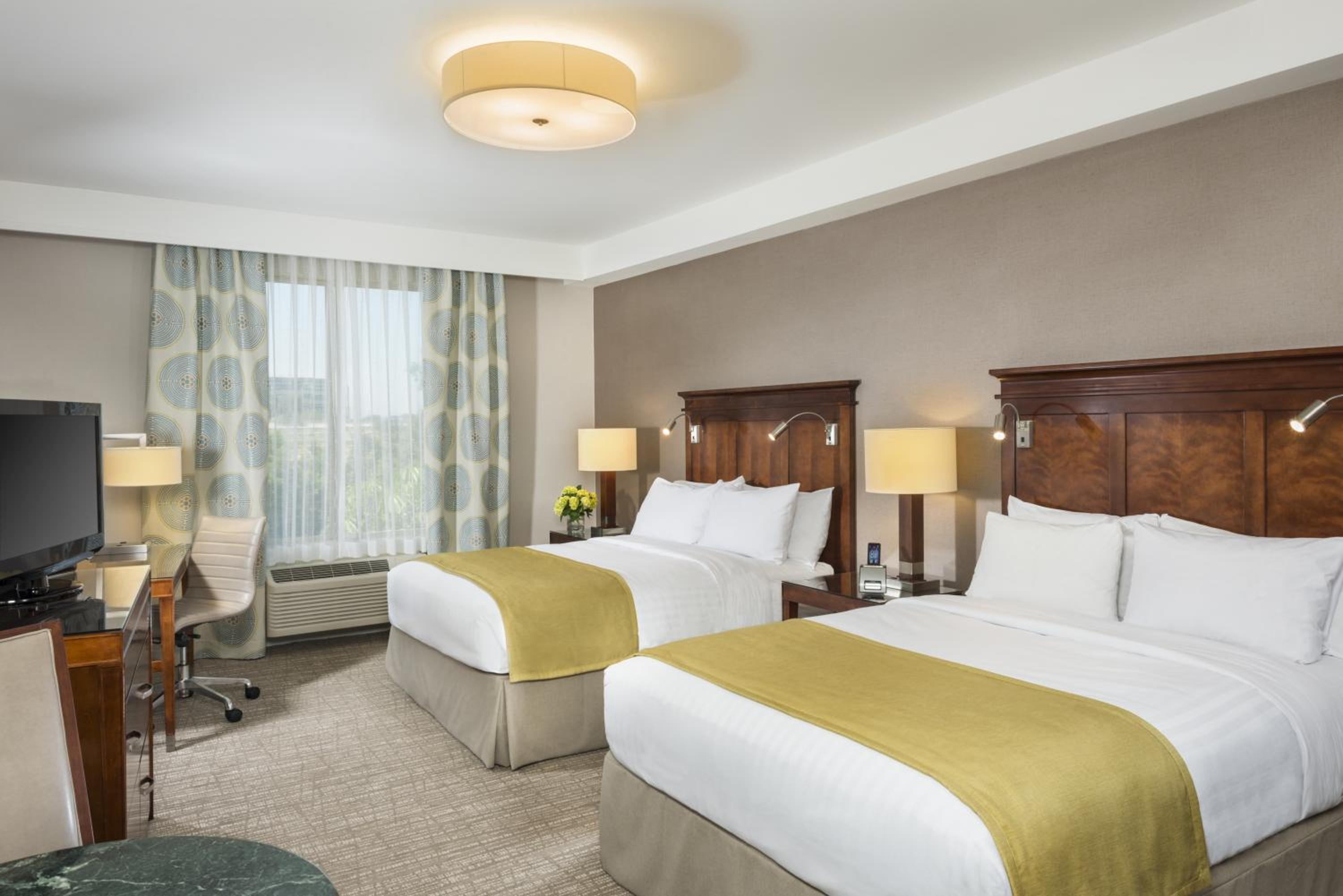 Deluxe Queen Room with Two Queen Beds