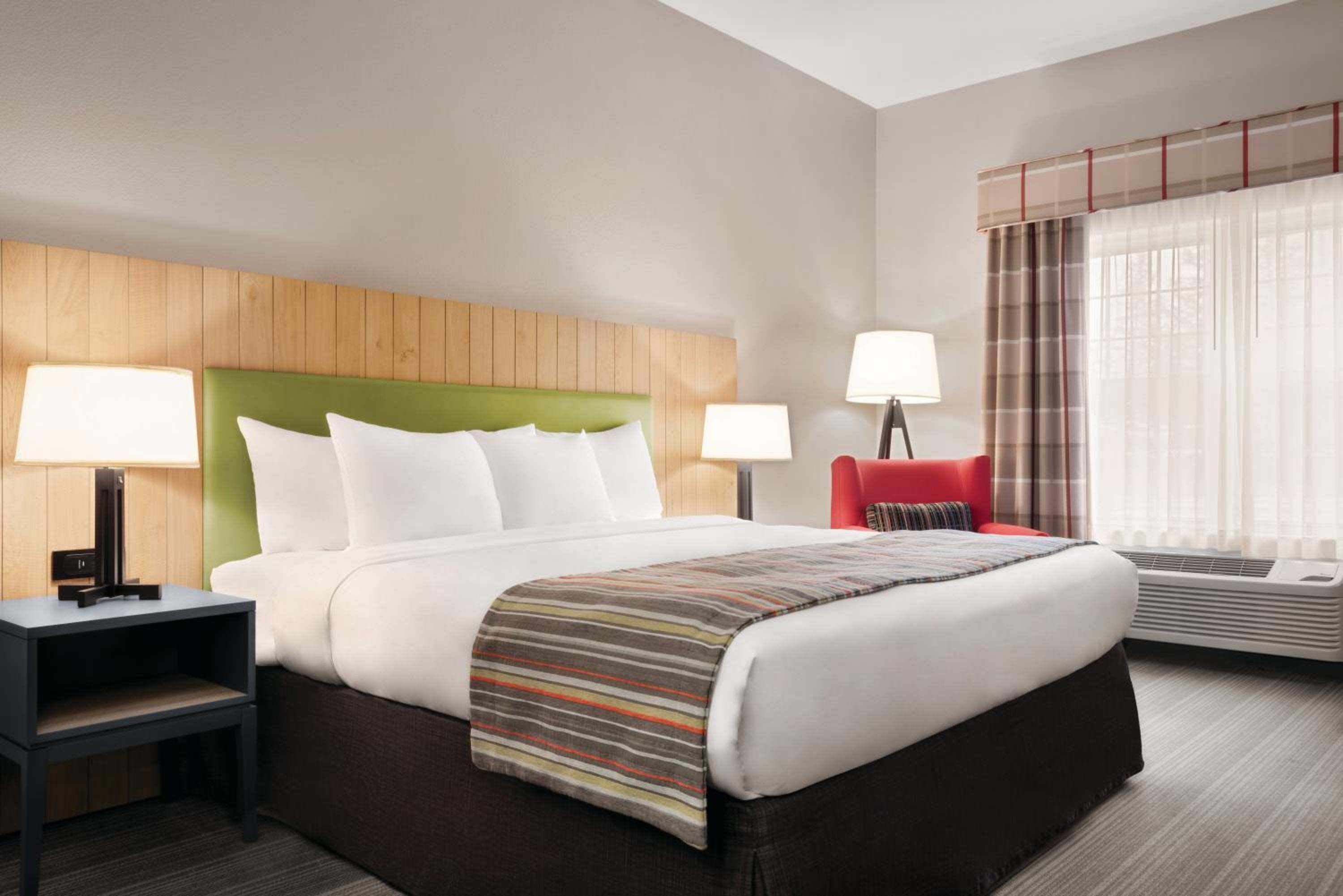 Executive King Suite - Non-Smoking