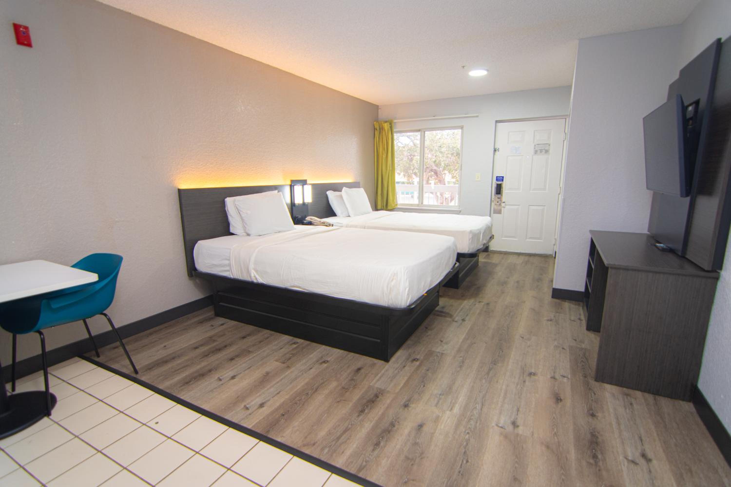 Queen Room with Two Queen Beds - Disability Access - Non-Smoking